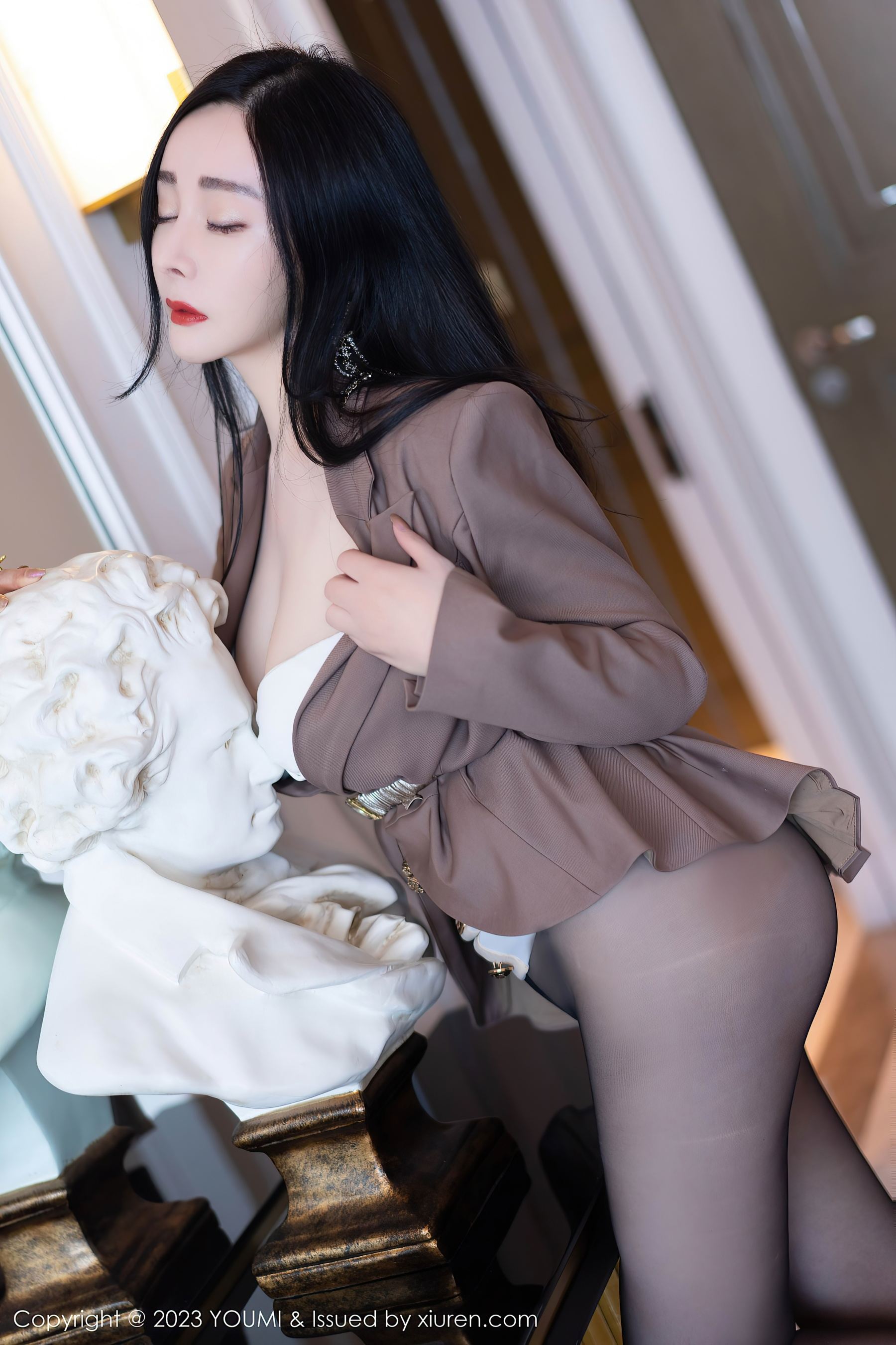 尤蜜荟 VOL.950 允爾 短裙美臀插图3