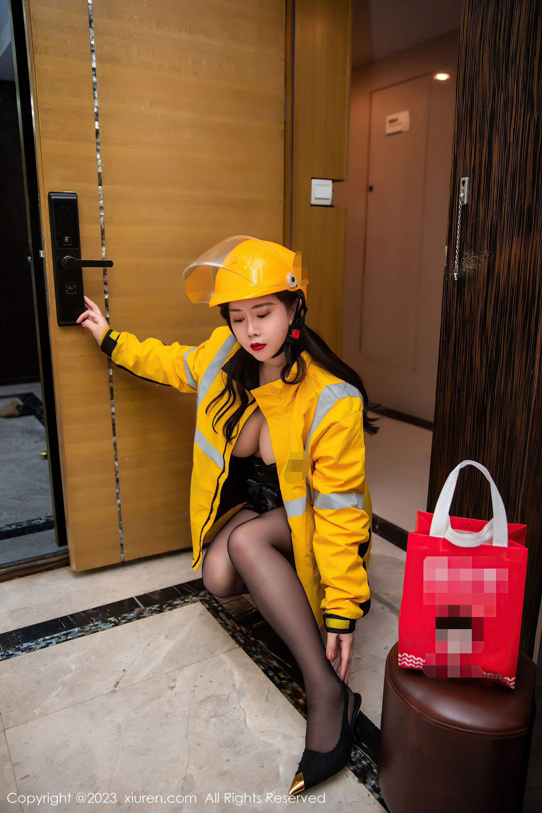 秀人网 No.7093 王婉悠Queen 外送女郎插图4