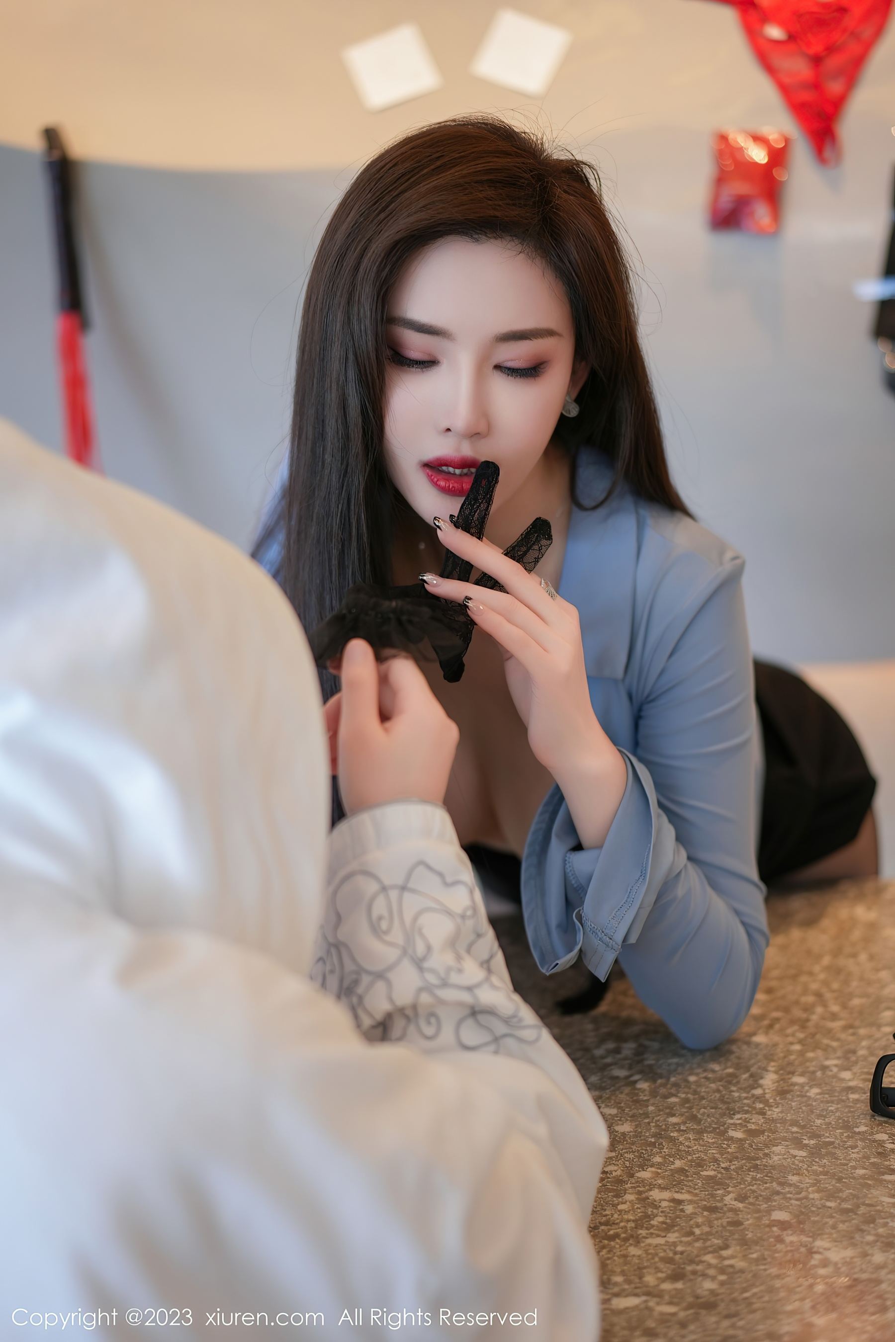 秀人网 No.7095 Carol周妍希 短裙黑丝插图4