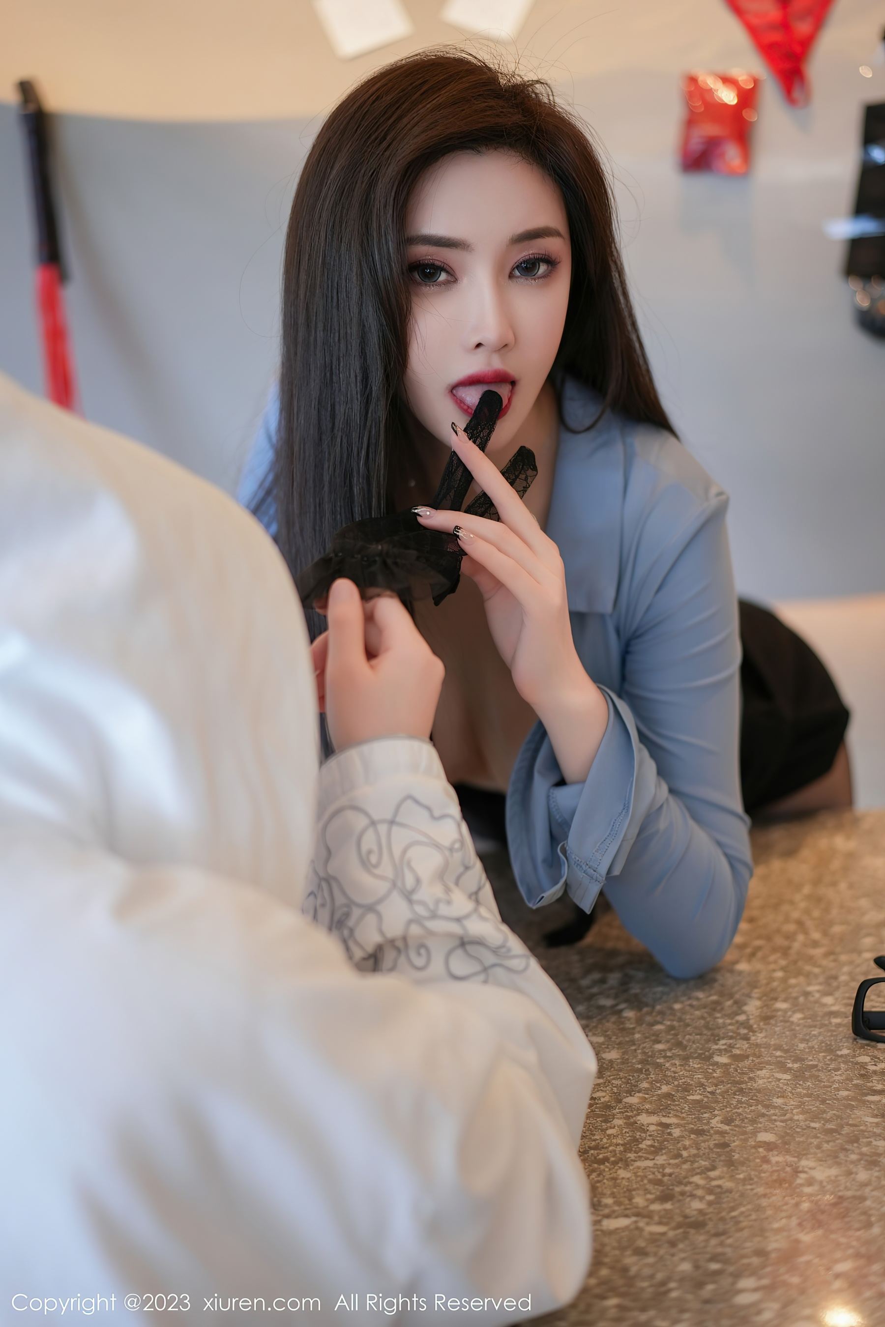 秀人网 No.7095 Carol周妍希 短裙黑丝插图5