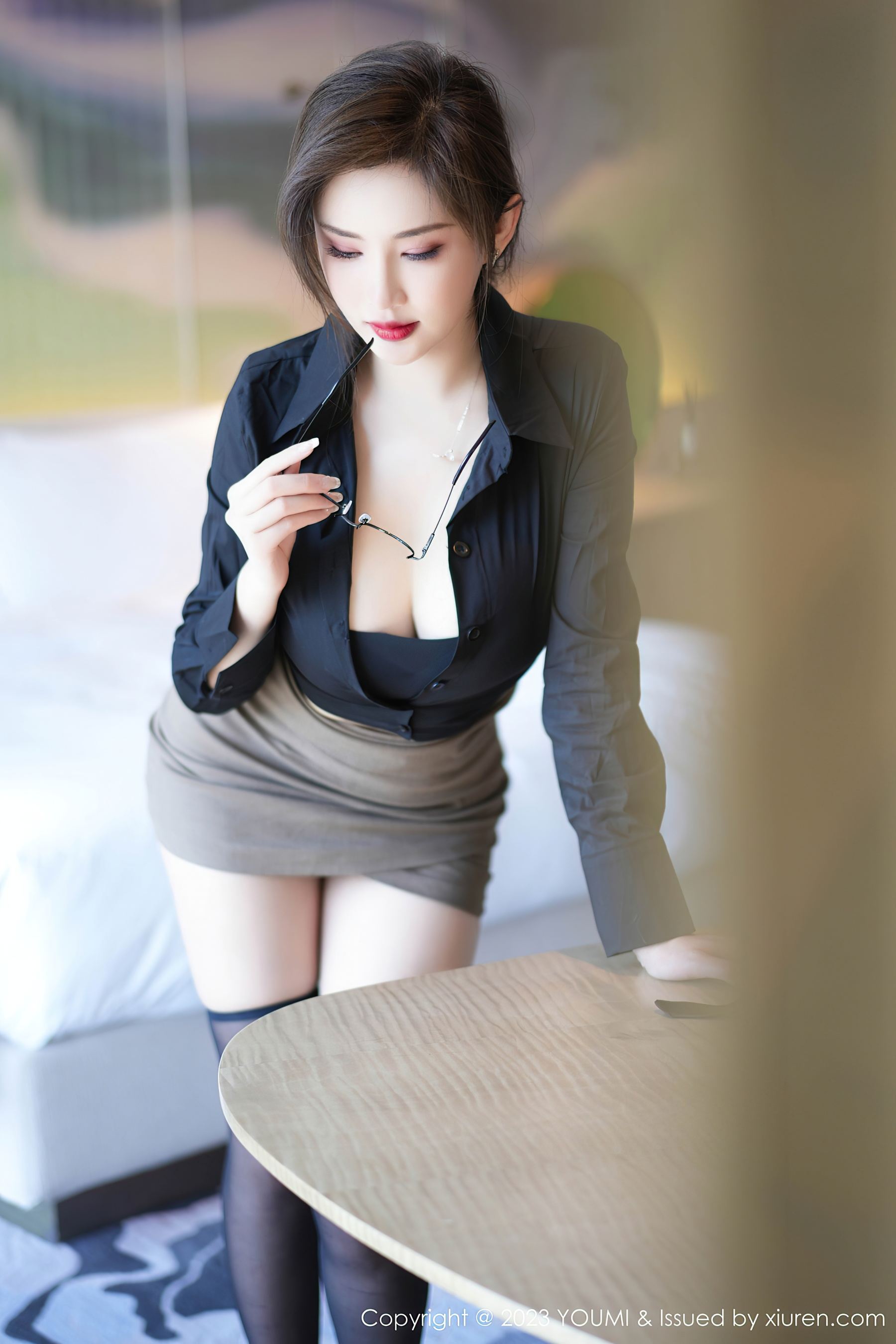 尤蜜荟 VOL.968 Carol周妍希 短裙黑丝插图6