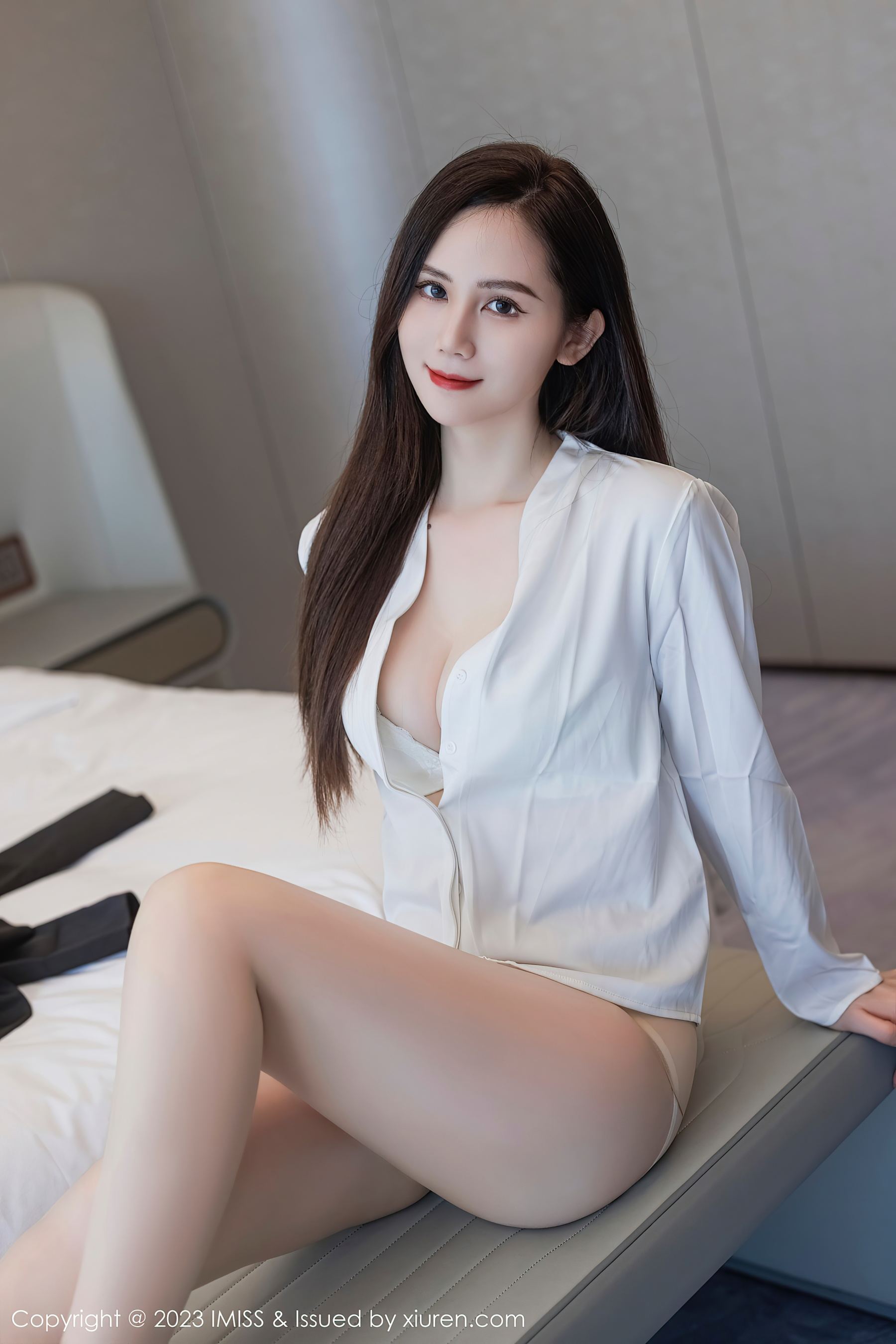 爱蜜社 VOL.739 SISY思 OL美腿插图1