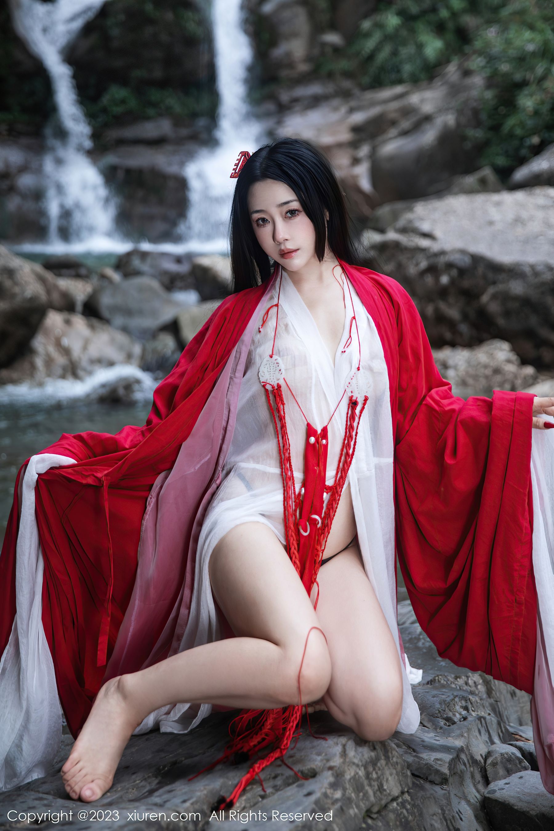 秀人网 No.7295 严利娅Yuliya 妲己美臀