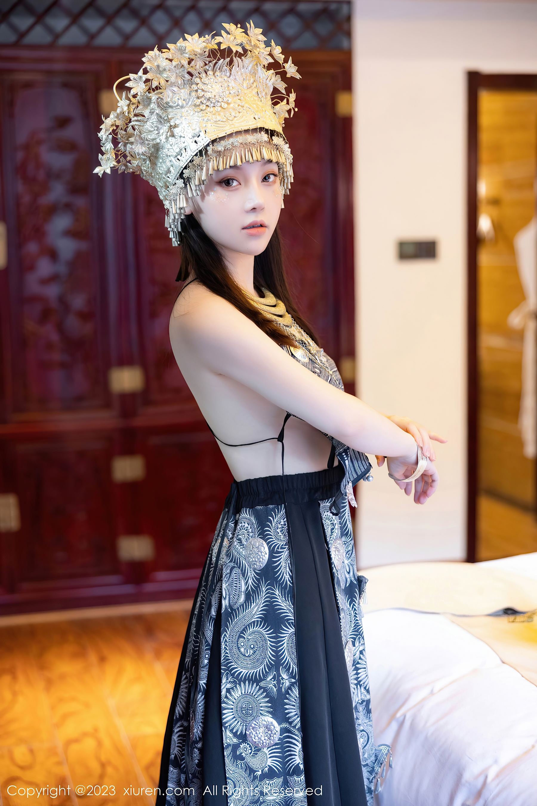 秀人网 No.7448 豆瓣酱 苗族服饰插图3