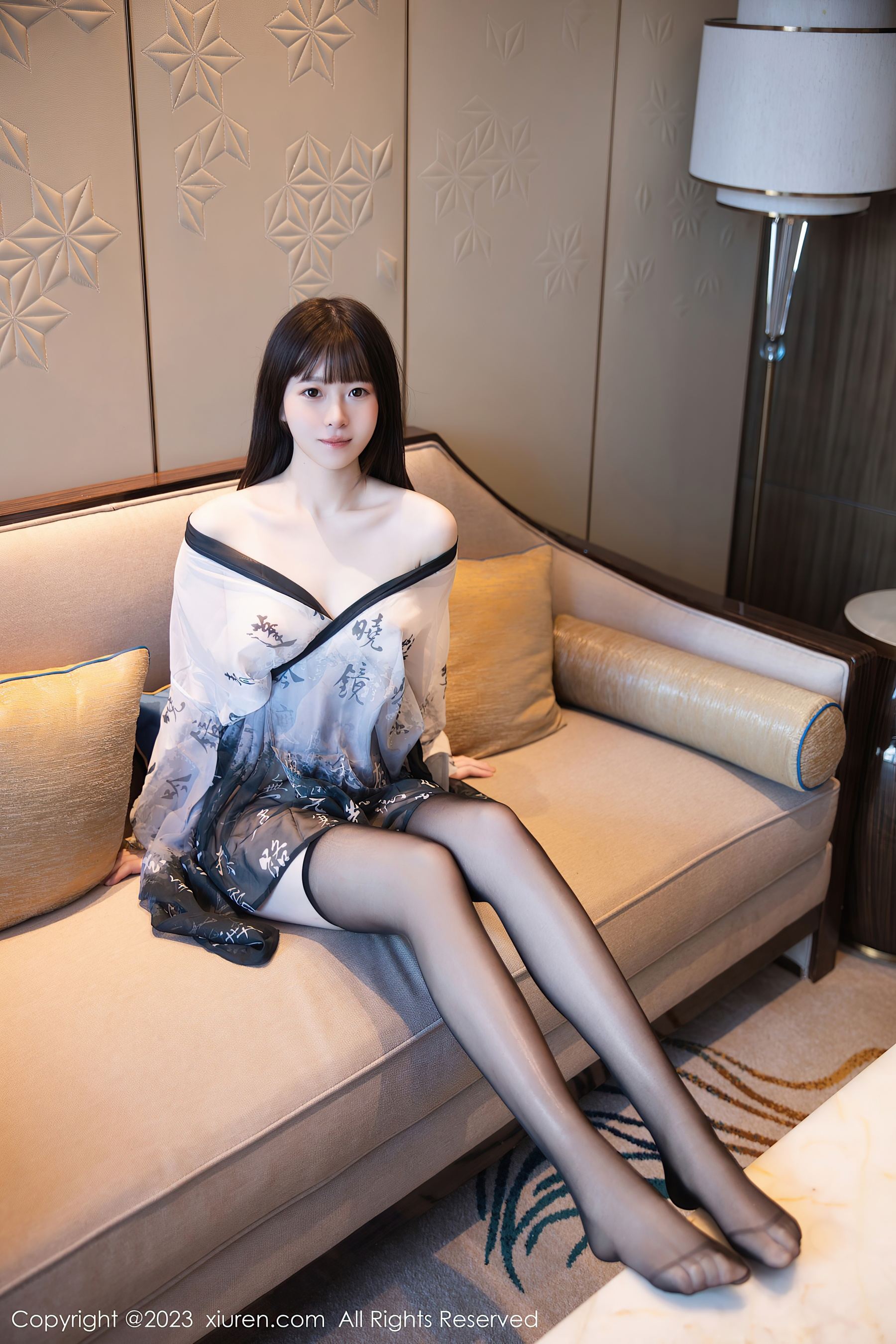 秀人网 No.7459 林悠悠 黑丝美腿