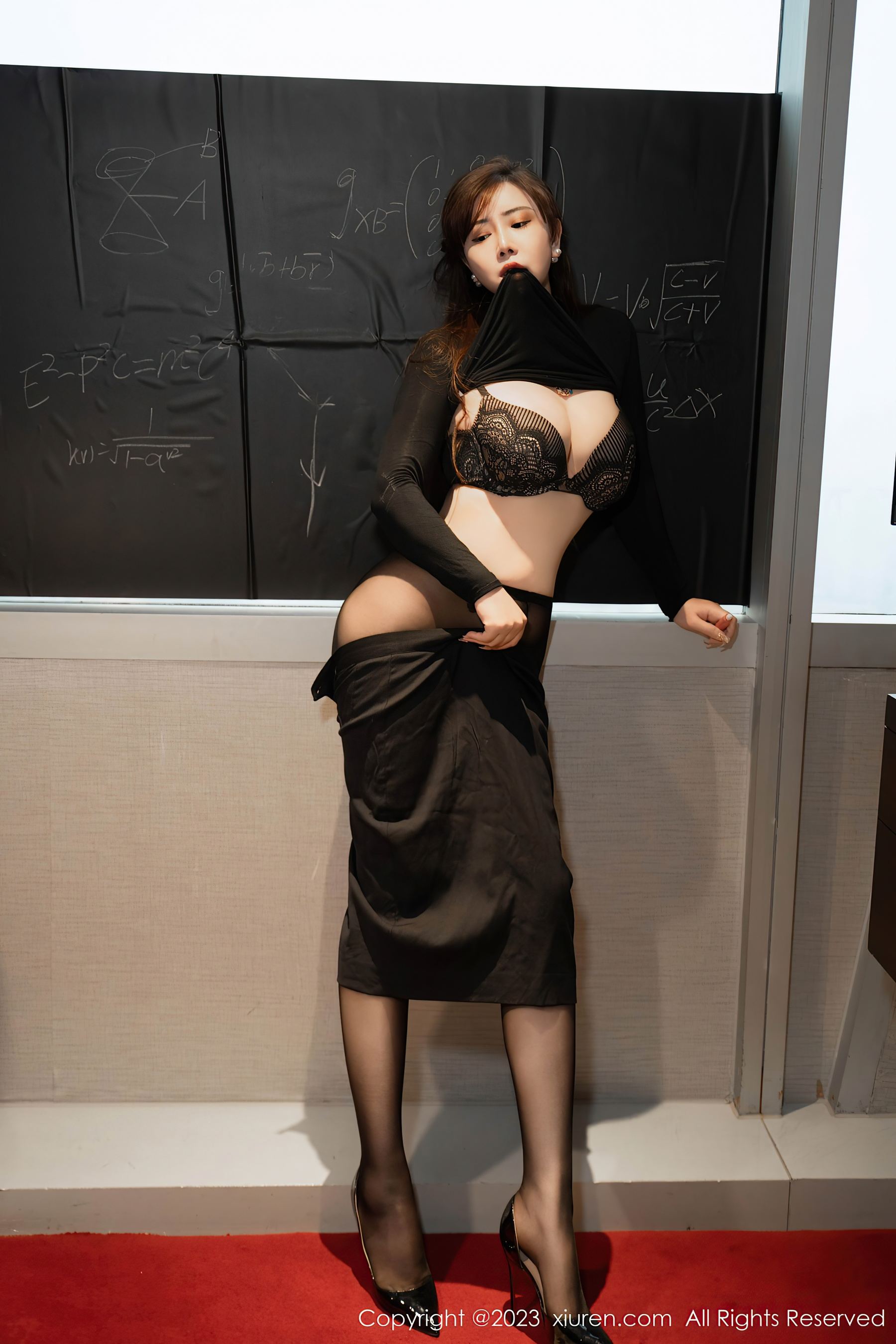 秀人网 No.7513 王婉悠Queen 黑丝美臀插图5