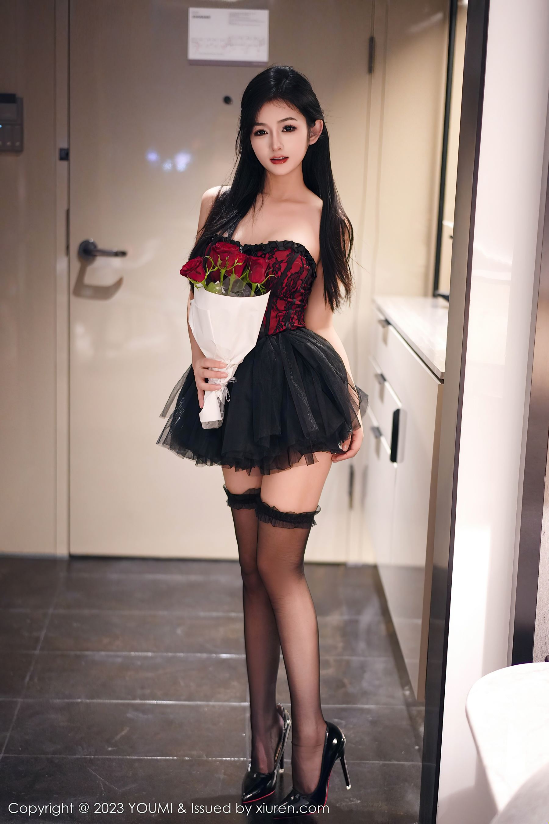 尤蜜荟 VOL.991 谭小灵 黑丝美腿插图1