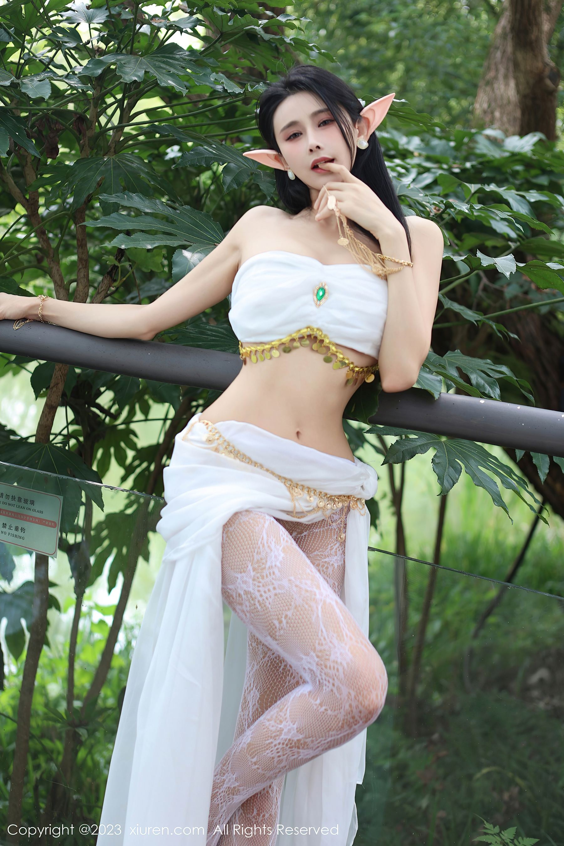 秀人网 No.7598 草莓mm 美腿户外