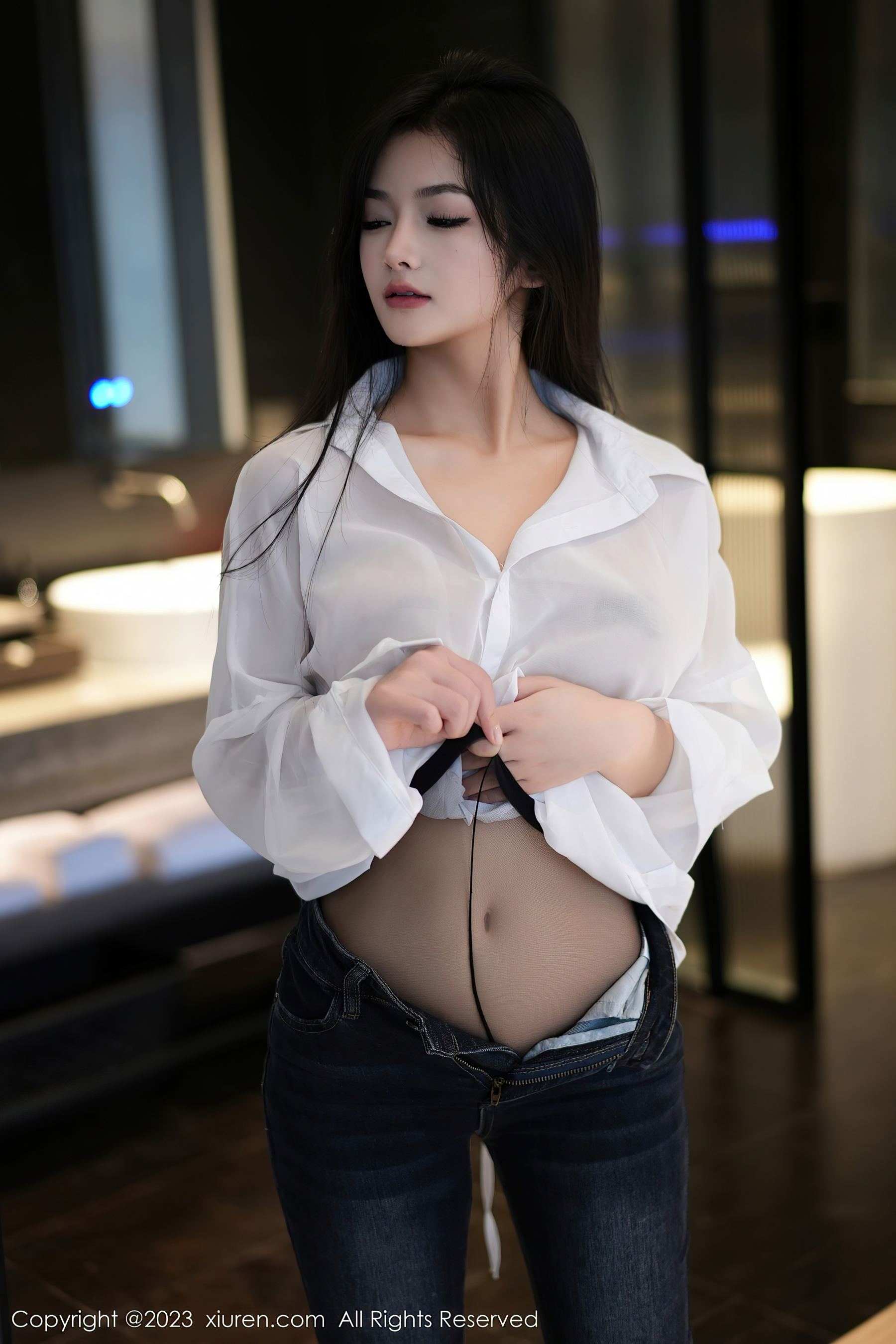 秀人网 No.7645 谭小灵 牛仔裤美腿插图2