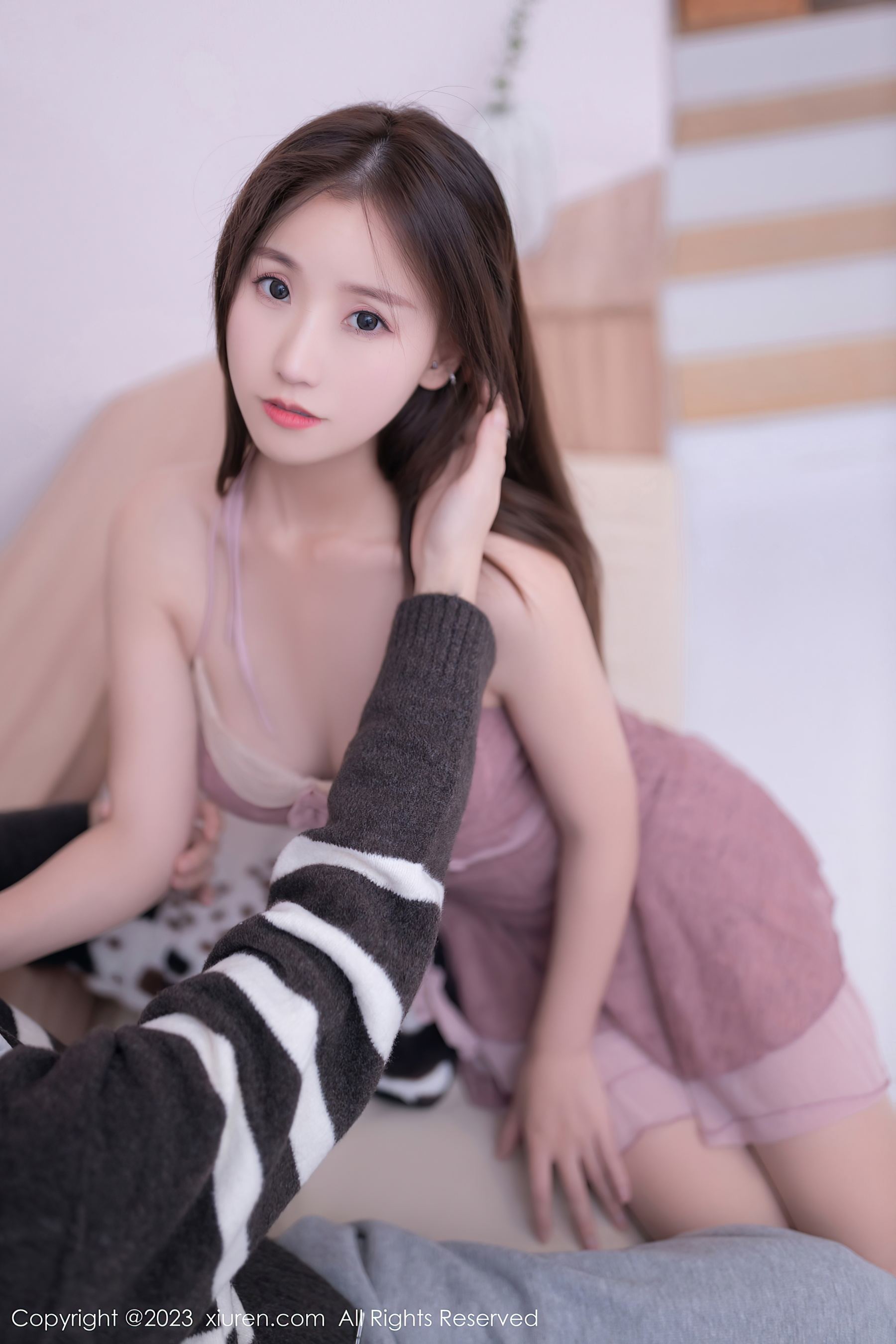 秀人网 No.7838 杏子Yada 睡裙美腿
