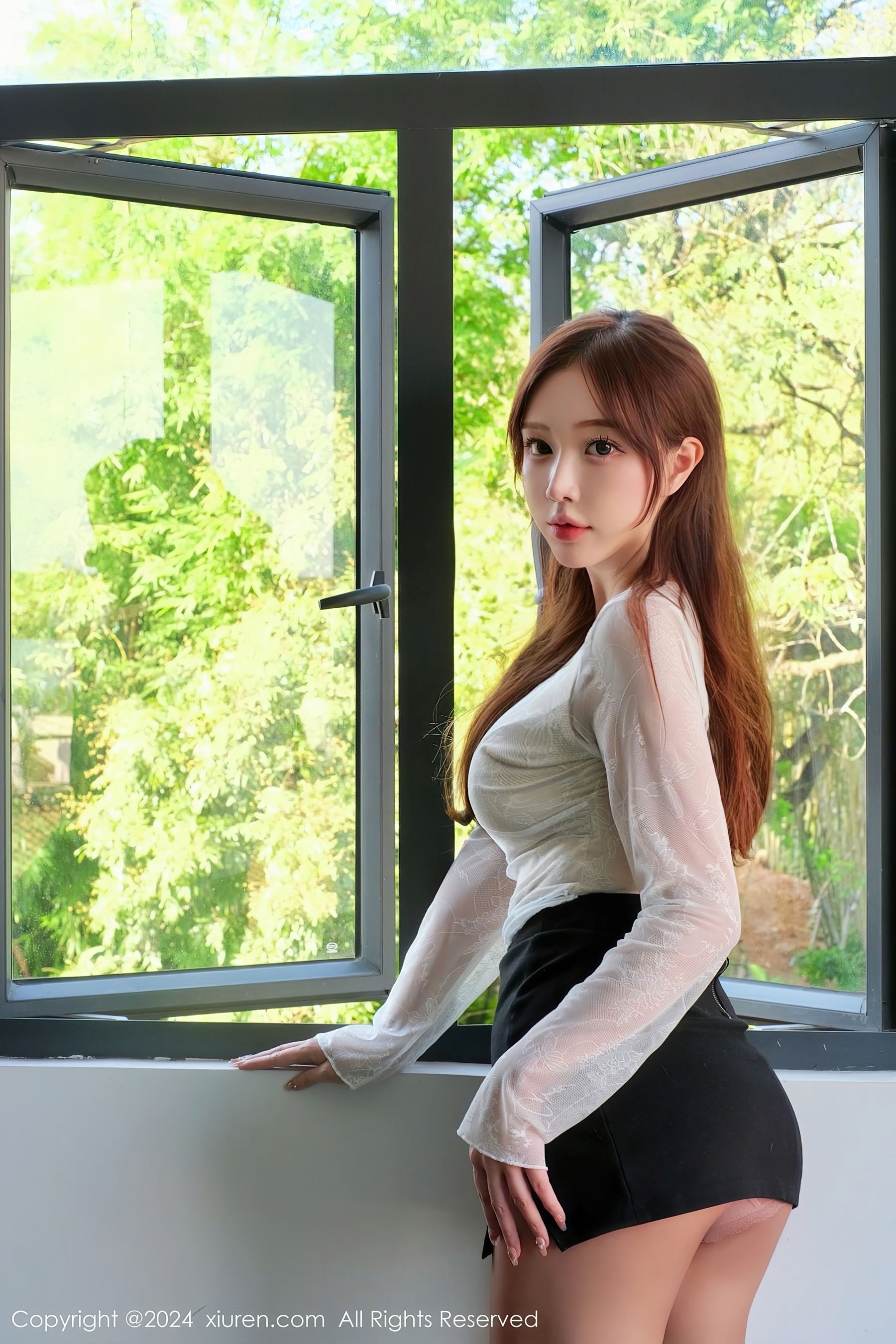 秀人网 No.7895 LindaLinda 短裙美腿插图1