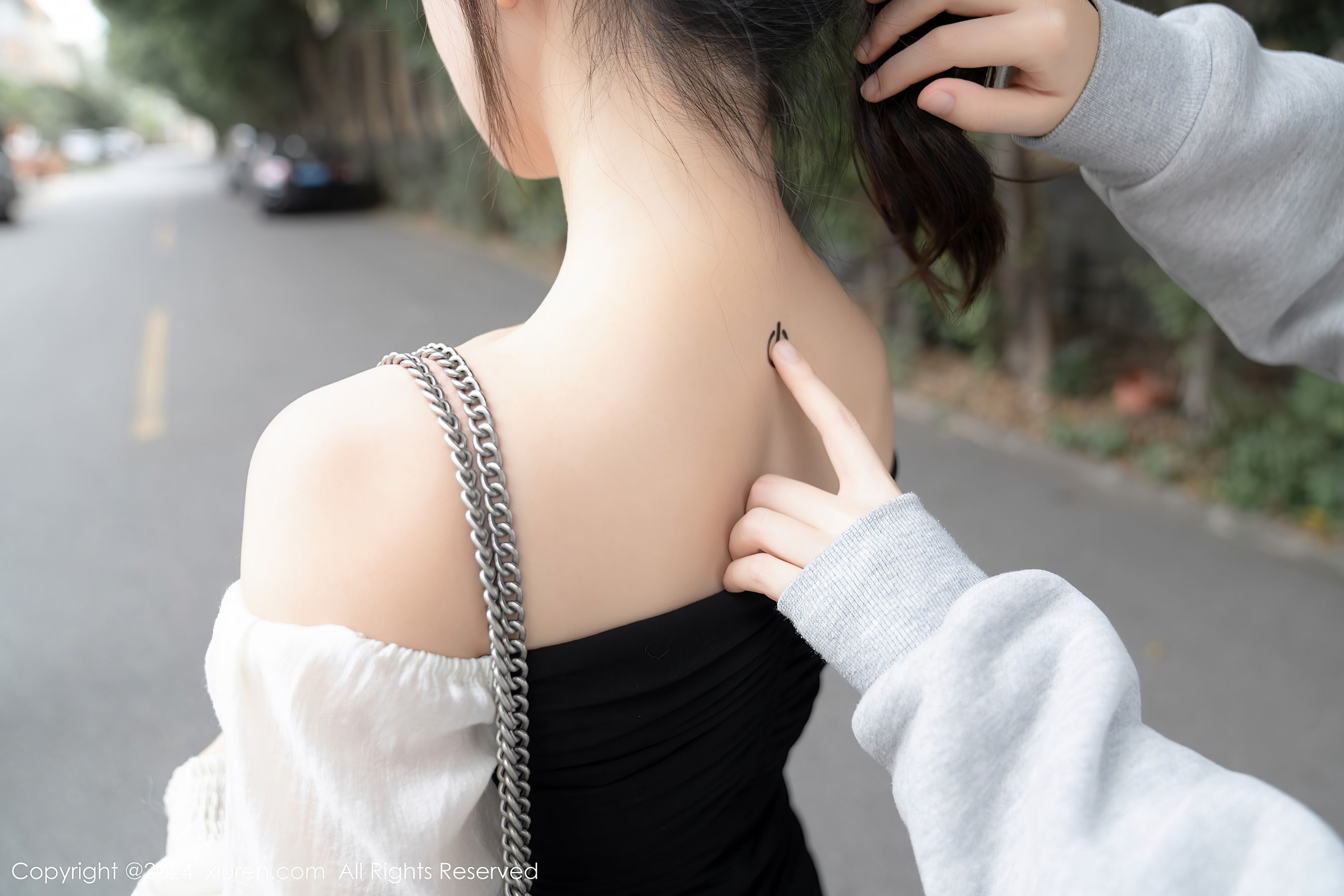 秀人网 No.7930 波巧酱 黑丝美臀插图1