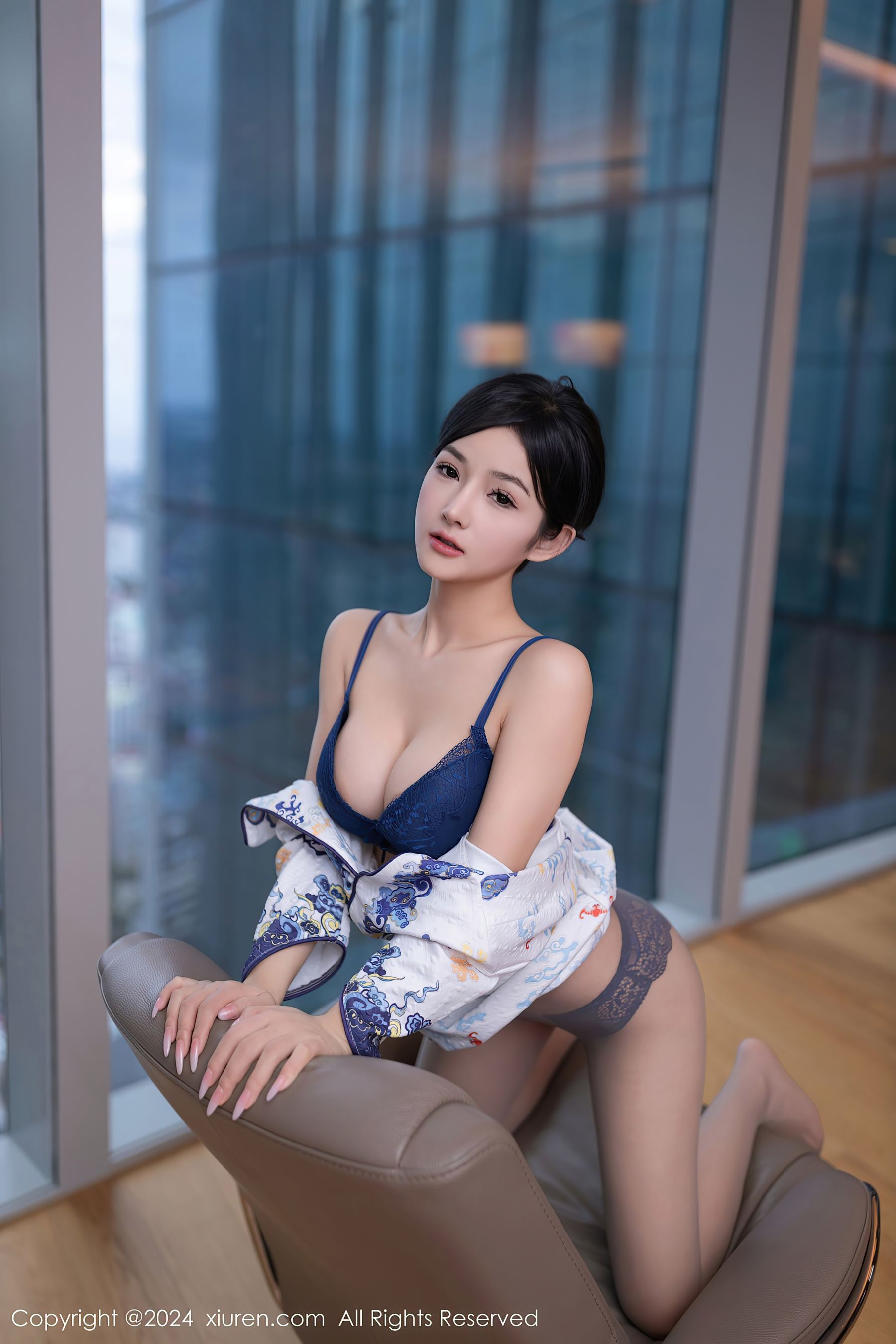 秀人网 No.7933 谭小灵 制服美腿插图