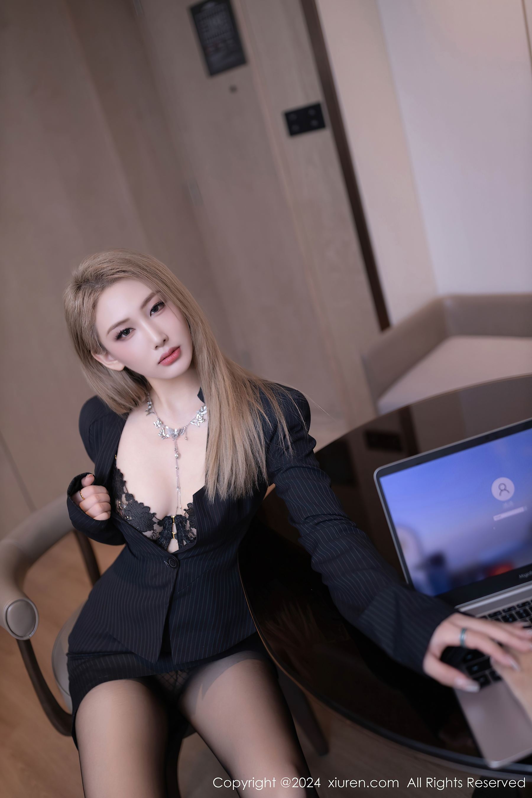 秀人网 No.7936 沈青黛 黑丝美腿插图5