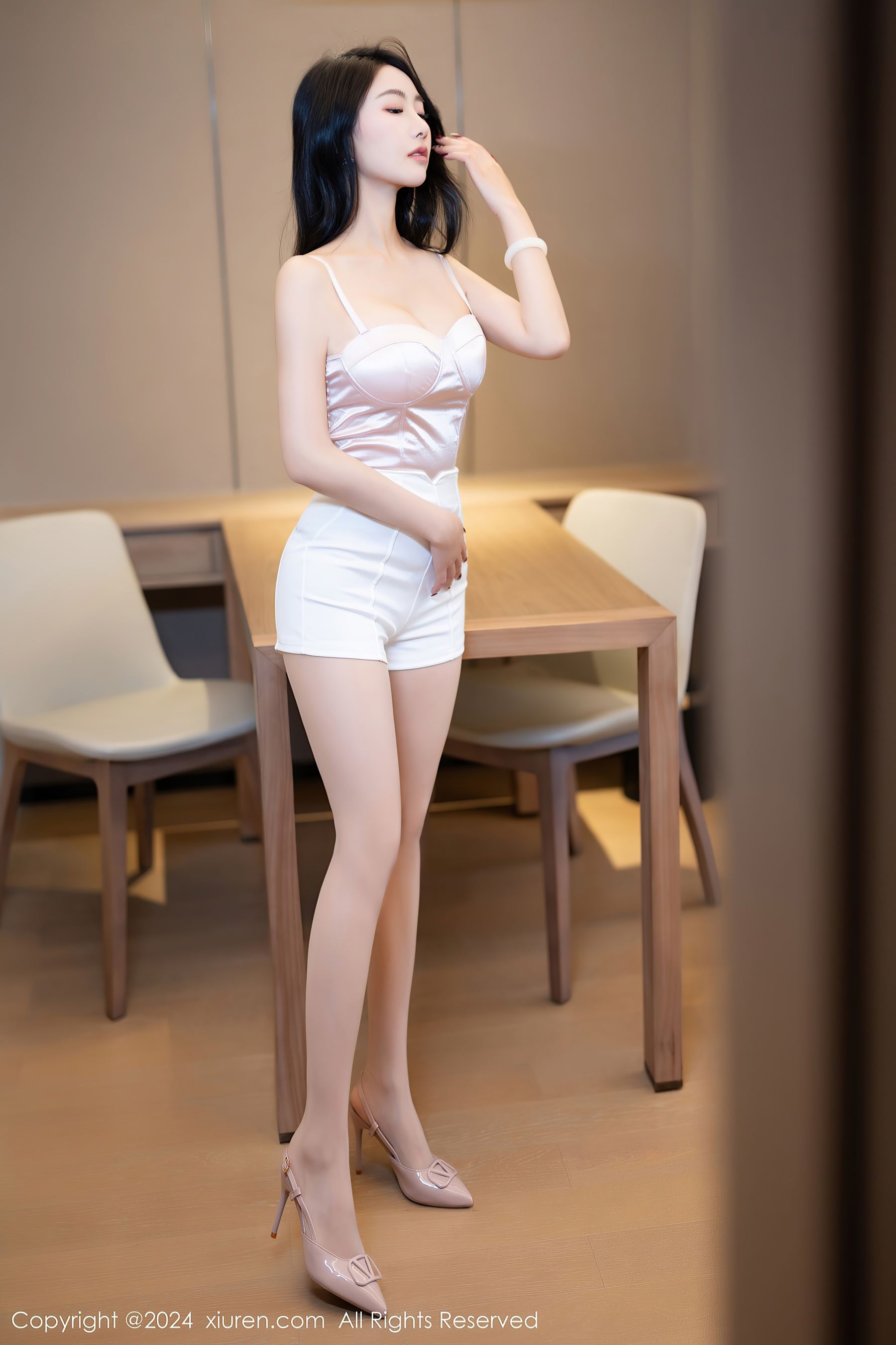 秀人网 No.7962 苏苏阿 丝袜美腿插图1