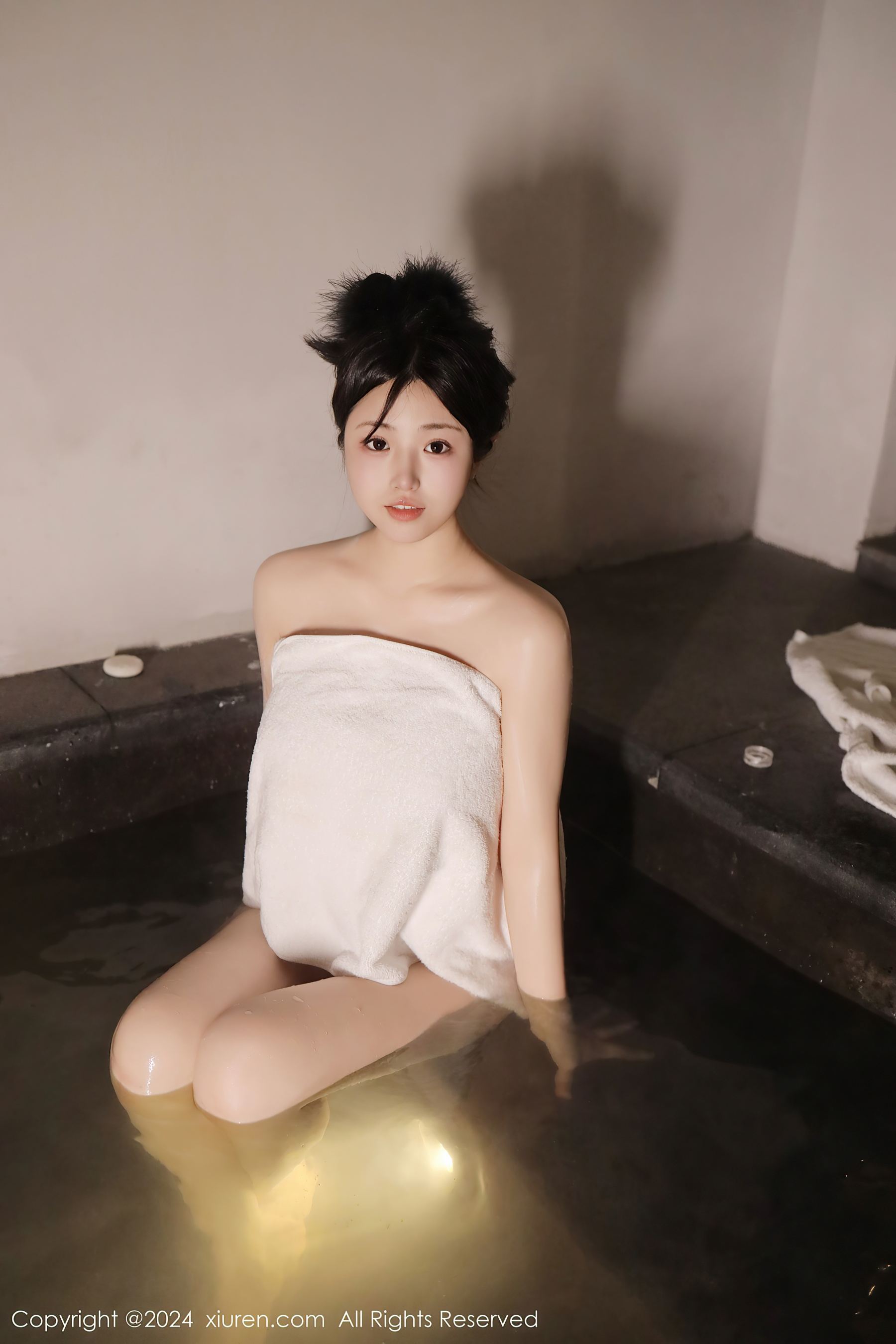 秀人网 No.7977 陈小花 新人沐浴插图