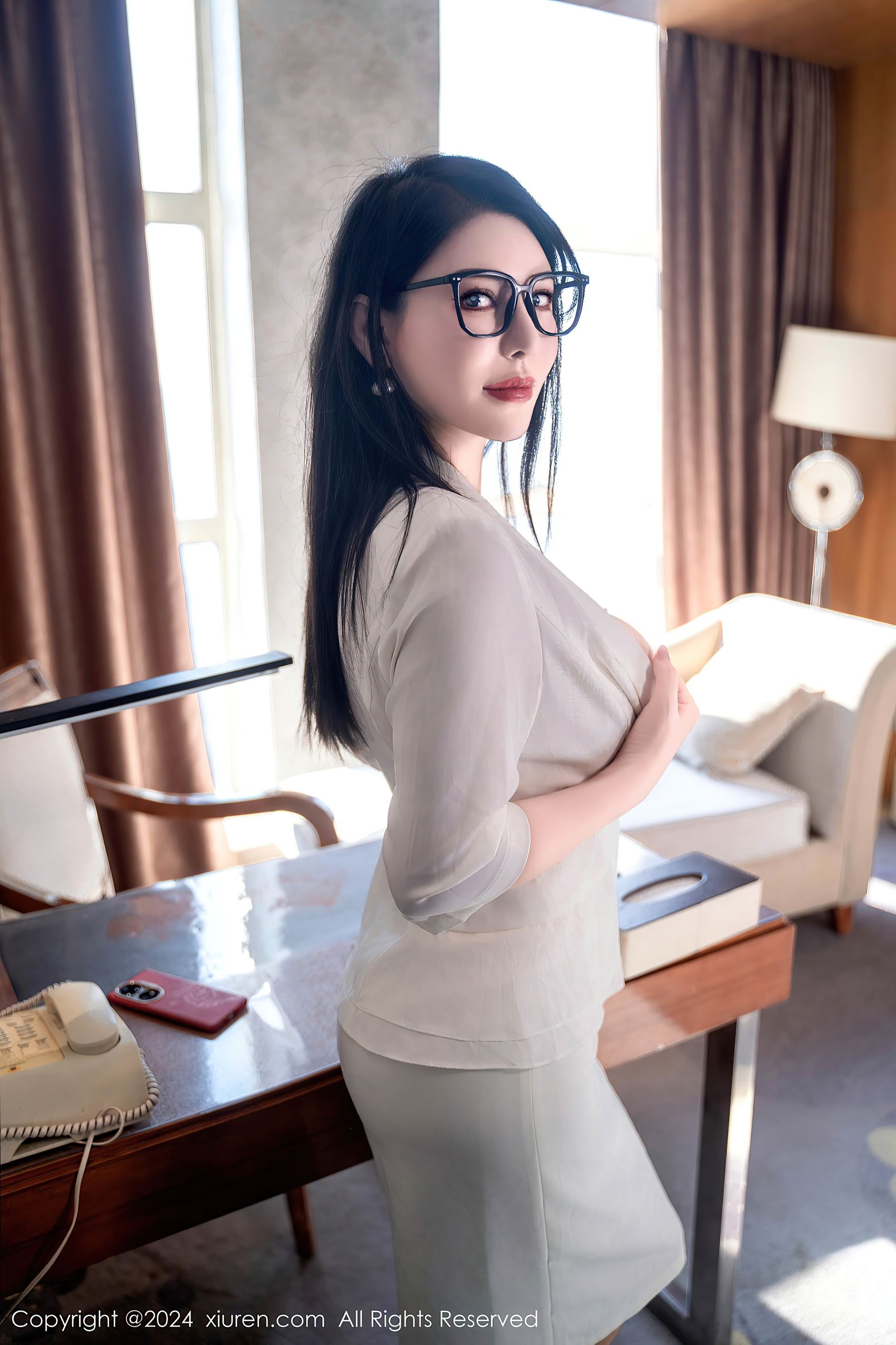 秀人网 No.8008 悦悦姐 丰腴美臀插图1
