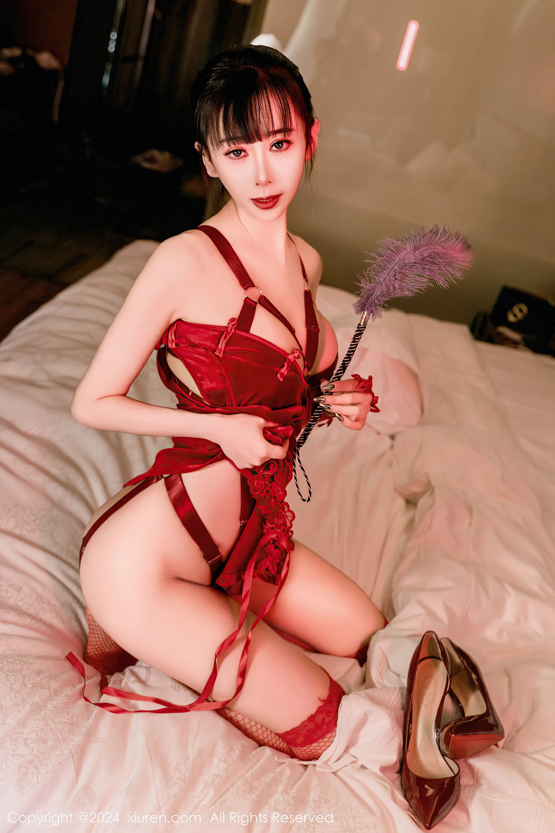 秀人网 No.8047 宝宝甜 新人模特插图