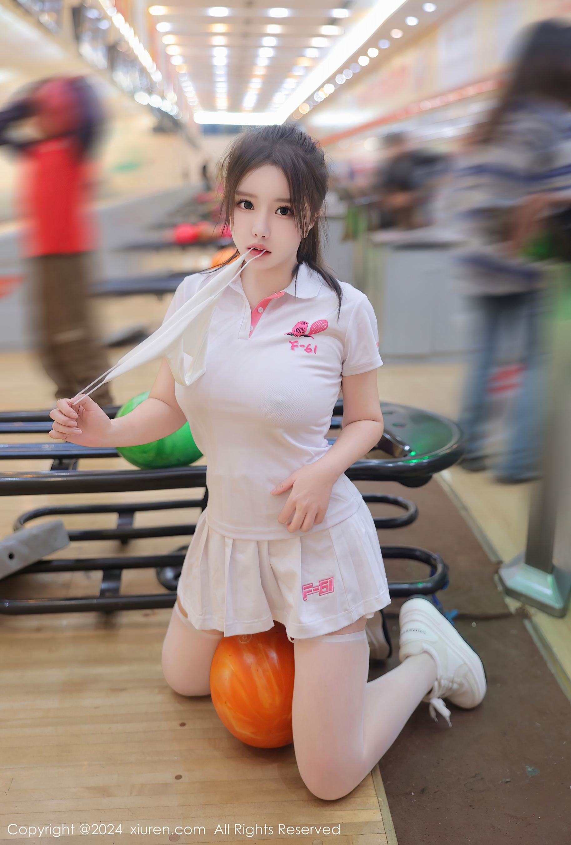 秀人网 No.8118 小薯条nienie 丝袜美腿插图6