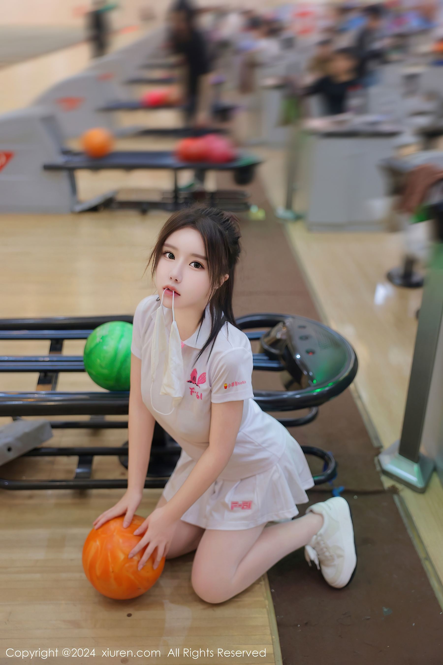 秀人网 No.8118 小薯条nienie 丝袜美腿插图2