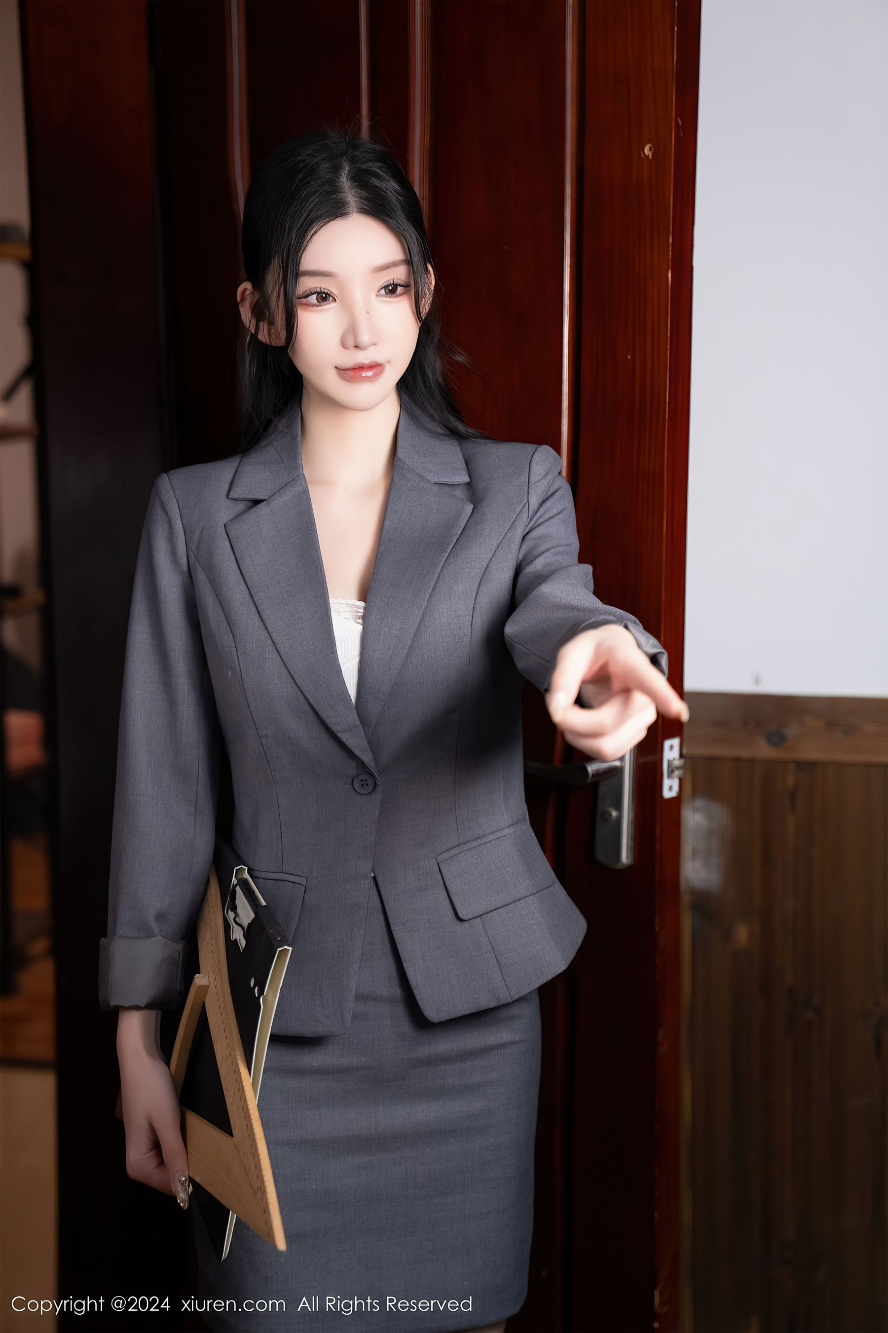 秀人网 No.8204 周于希Sally 美腿黑丝插图2