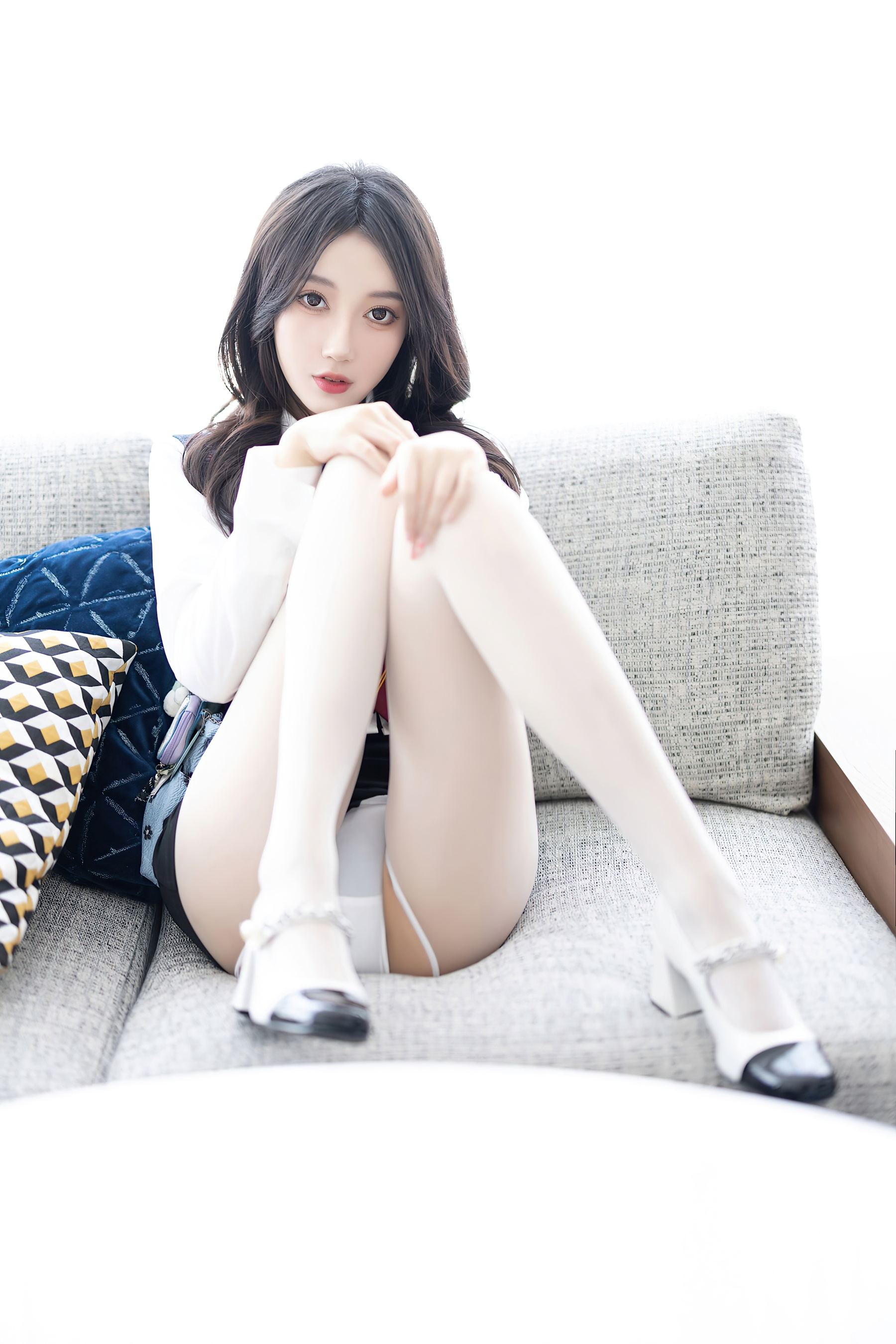 秀人网 No.8247 玥儿玥 丝袜美腿插图3