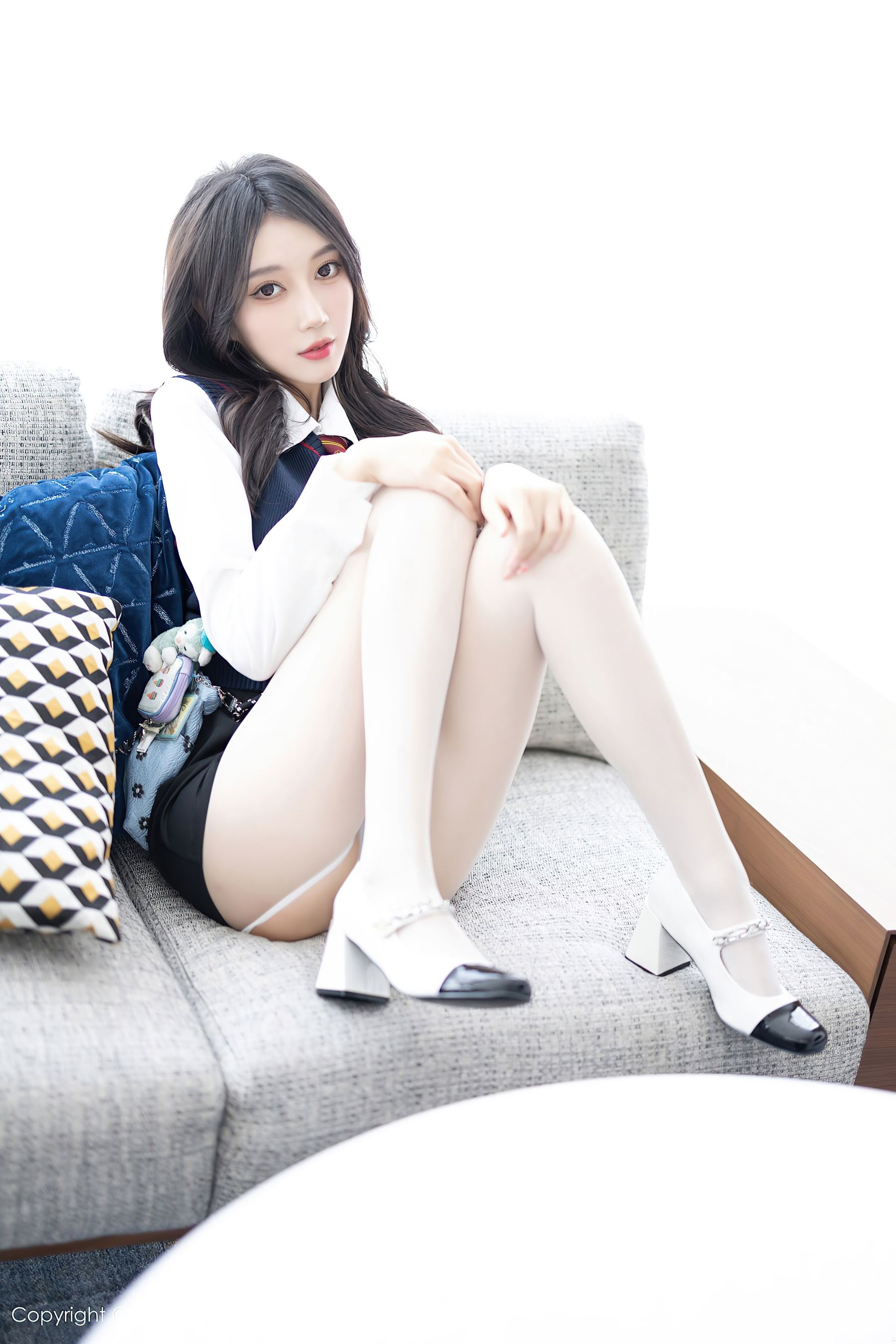 秀人网 No.8247 玥儿玥 丝袜美腿插图4