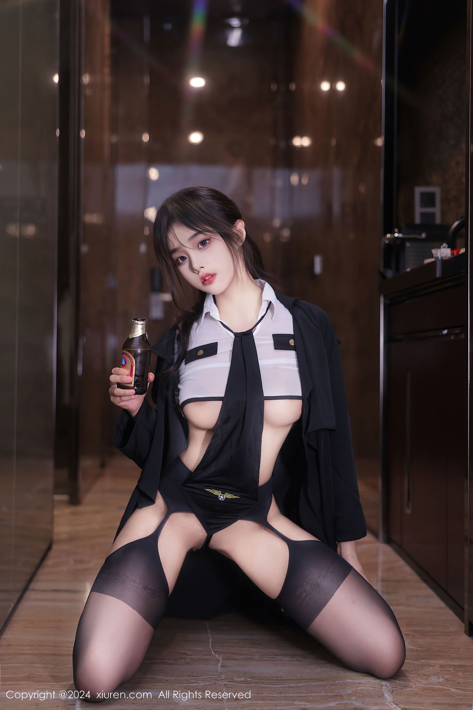 秀人网 No.8265 王心悦 美腿黑丝插图1