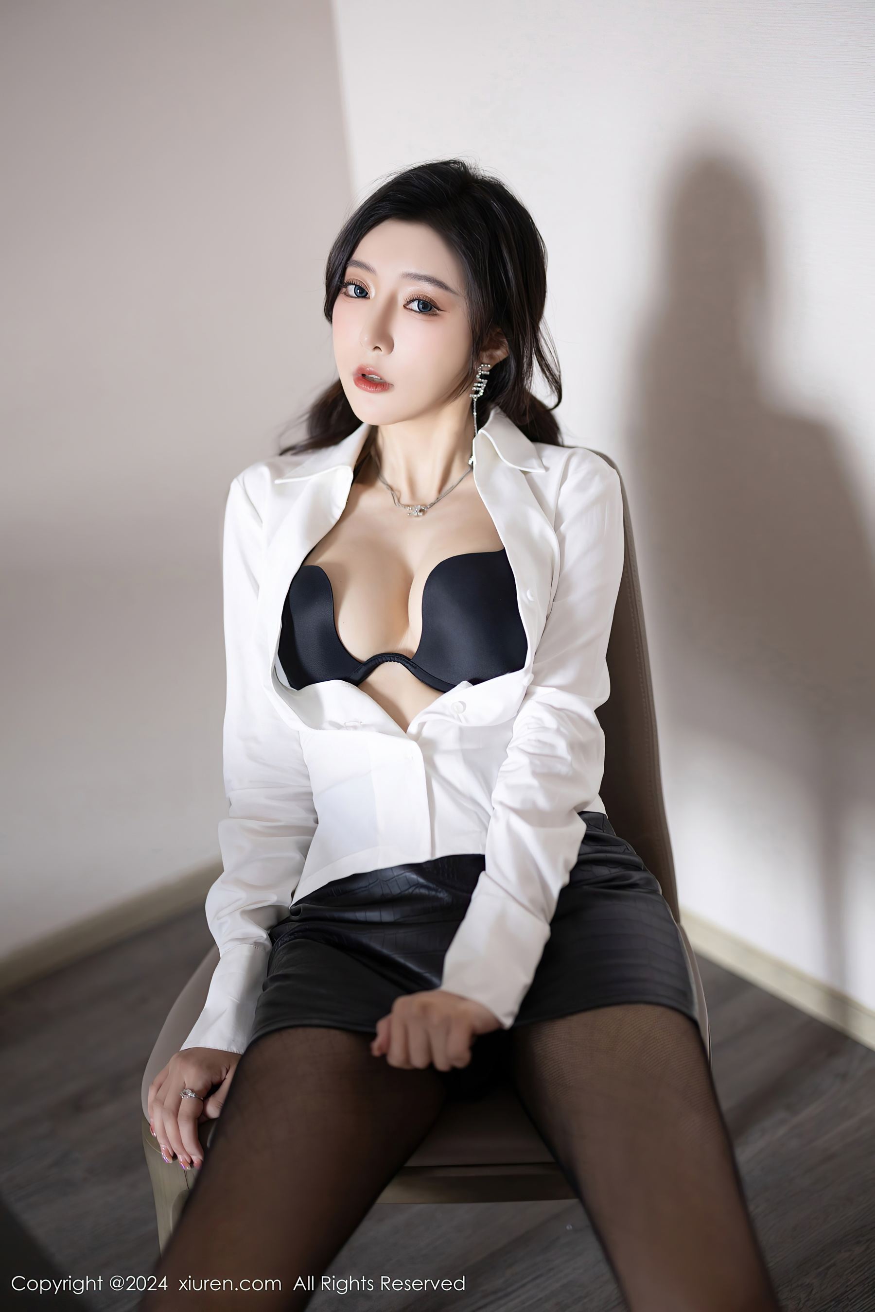 秀人网 No.8314 王馨瑶yanni 黑丝美腿插图1