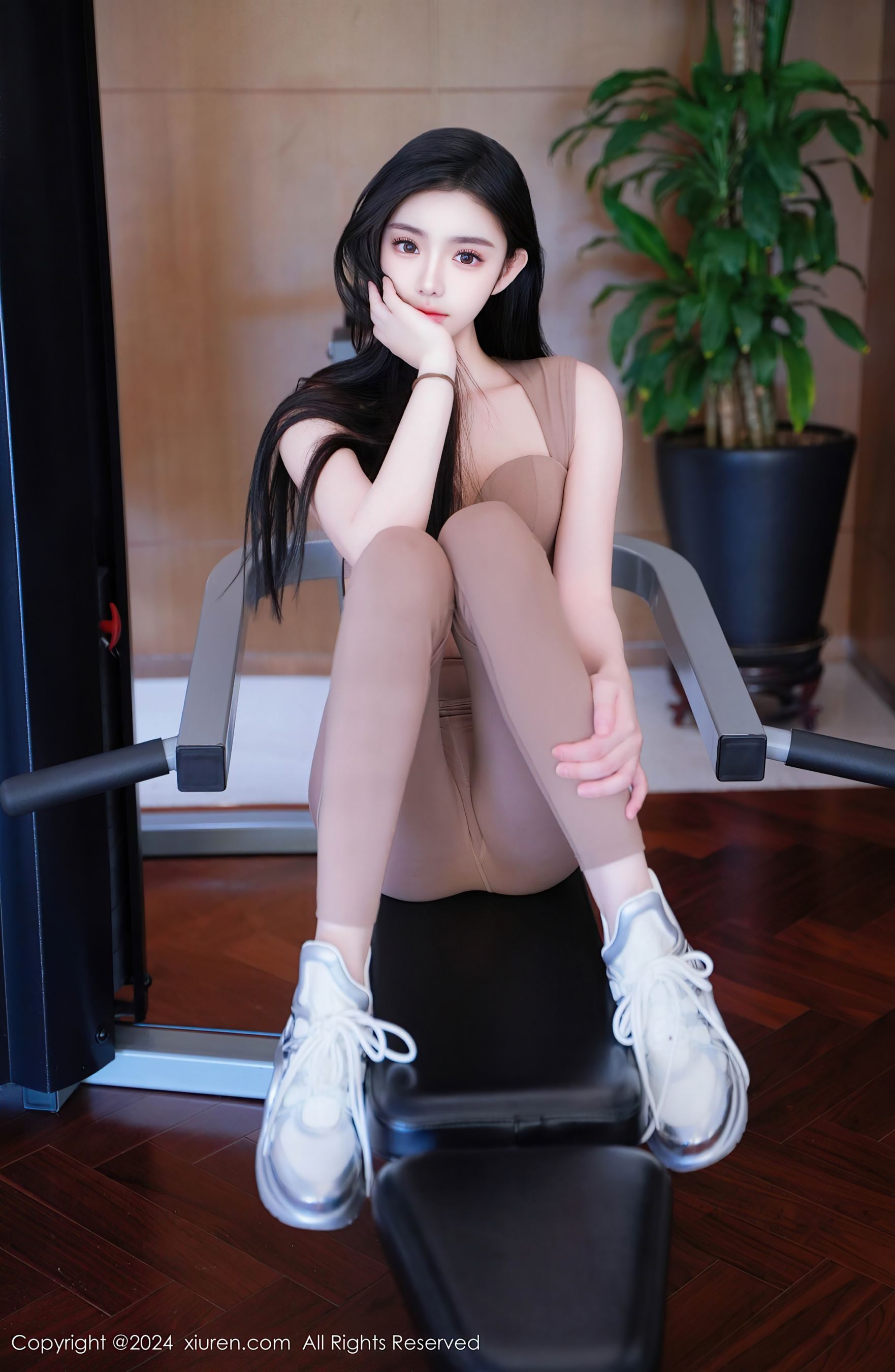 秀人网 No.8382 龙雪儿 运动美腿