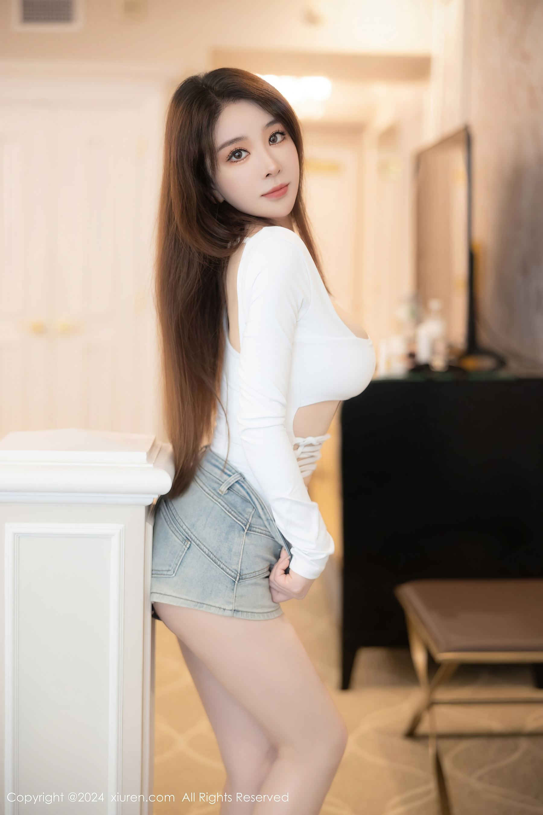 秀人网 No.8366 雨儿酱eve 美臀性感插图1