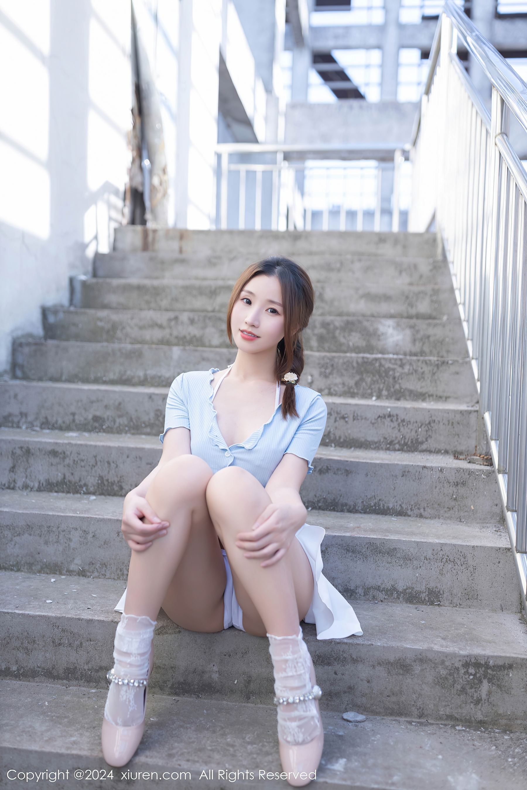 秀人网 No.8369 杏子Yada 短裙美腿插图5