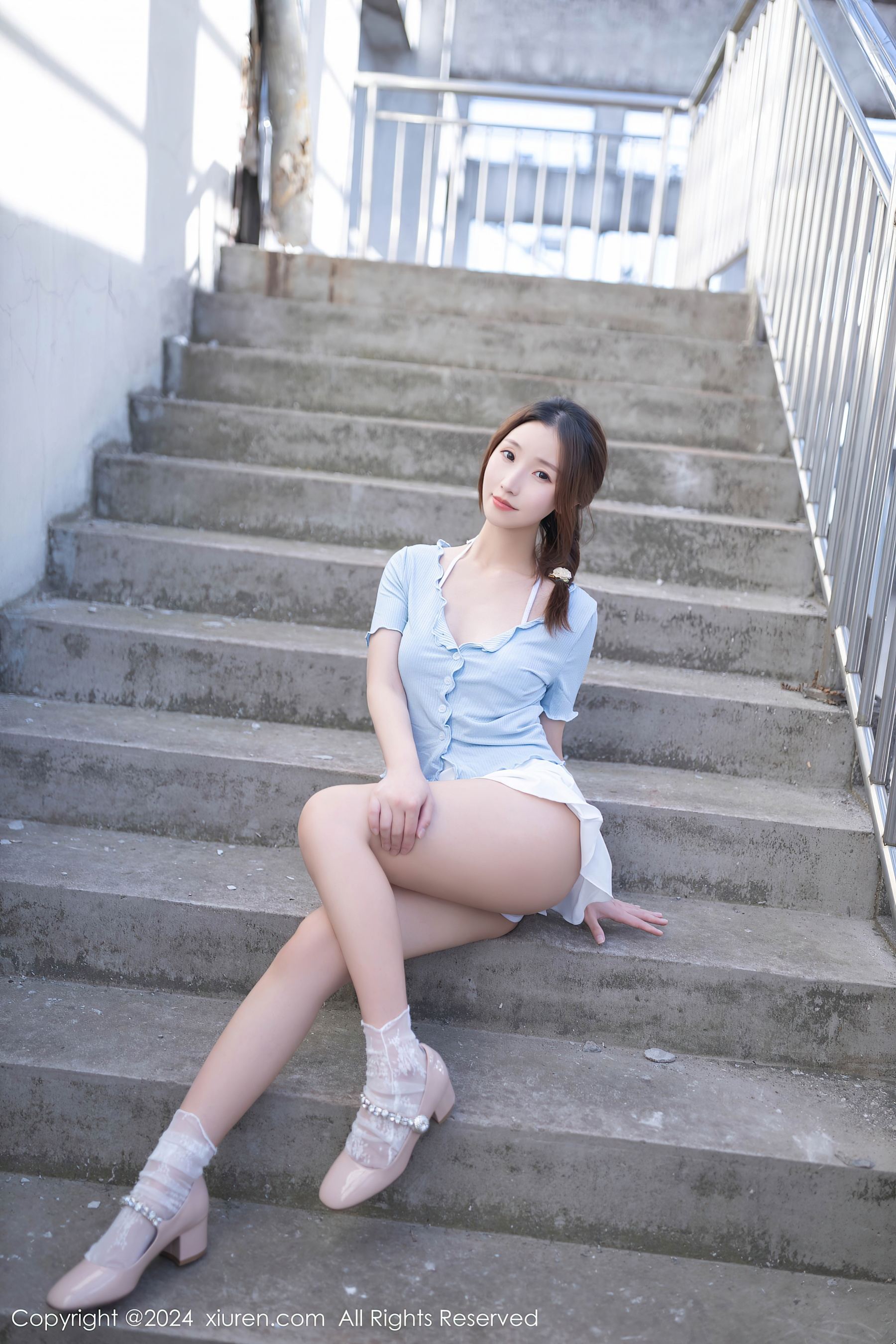 秀人网 No.8369 杏子Yada 短裙美腿插图7