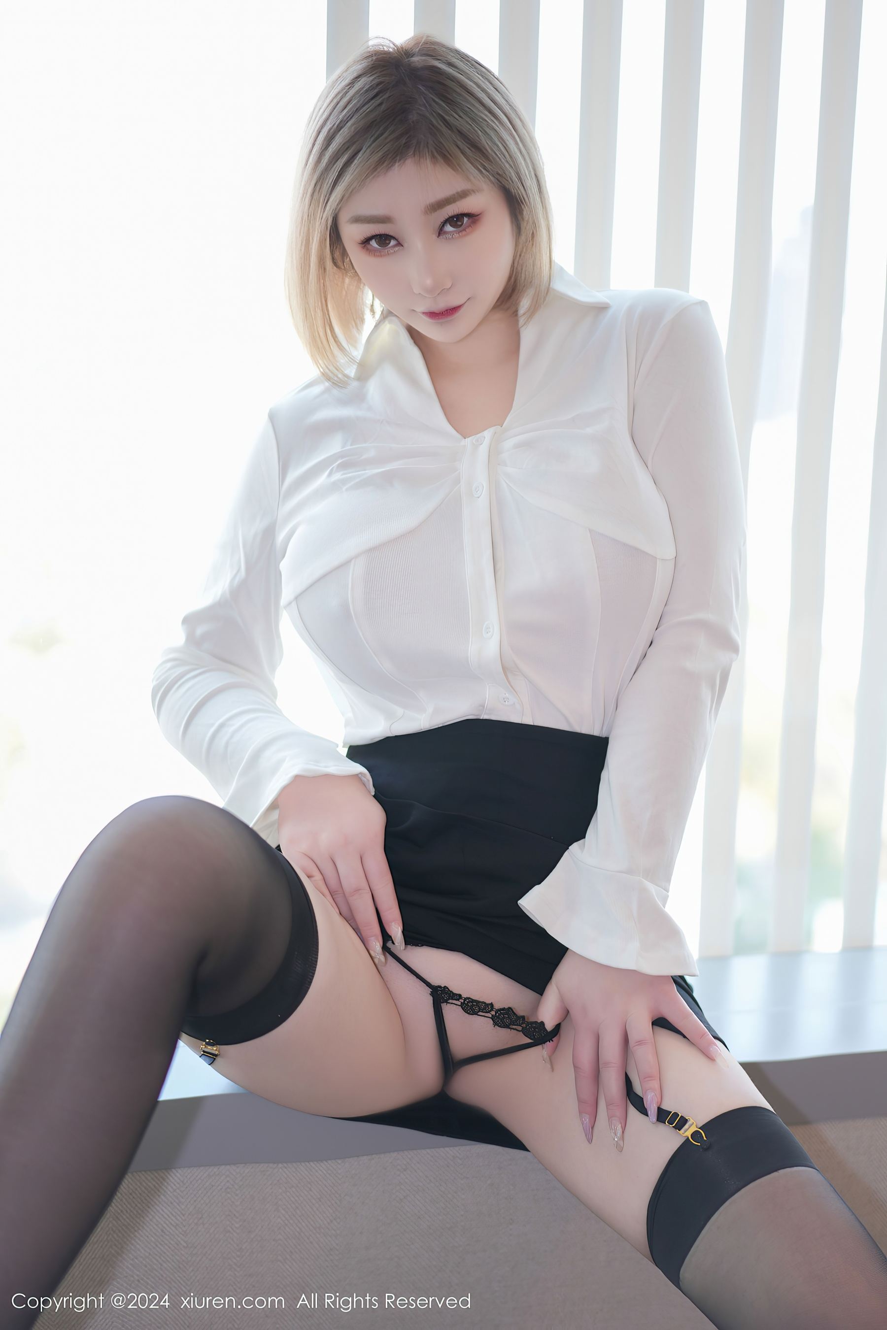 秀人网 No.8381 妲己_Toxic 黑丝美臀插图1
