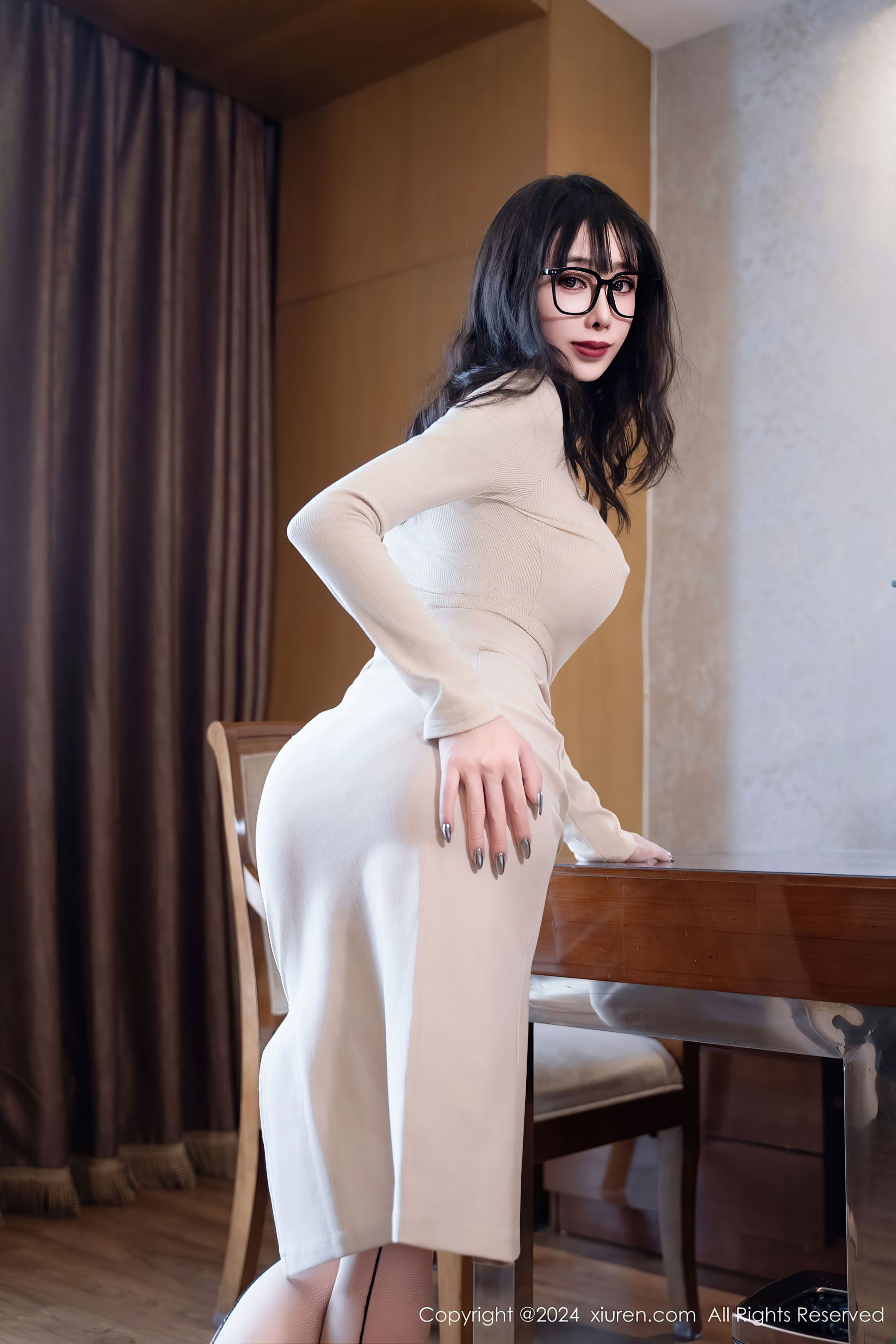 秀人网 No.8392 宝宝甜 丝袜美腿插图3