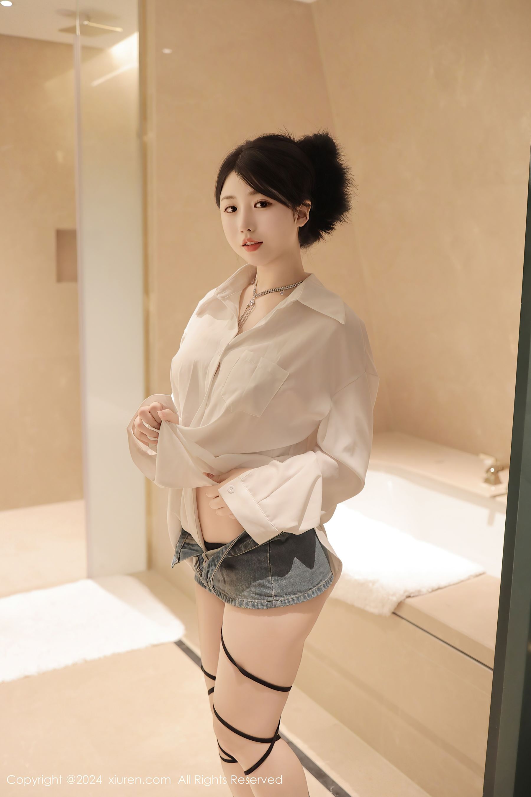 秀人网 No.8400 陈小花 美乳性感插图