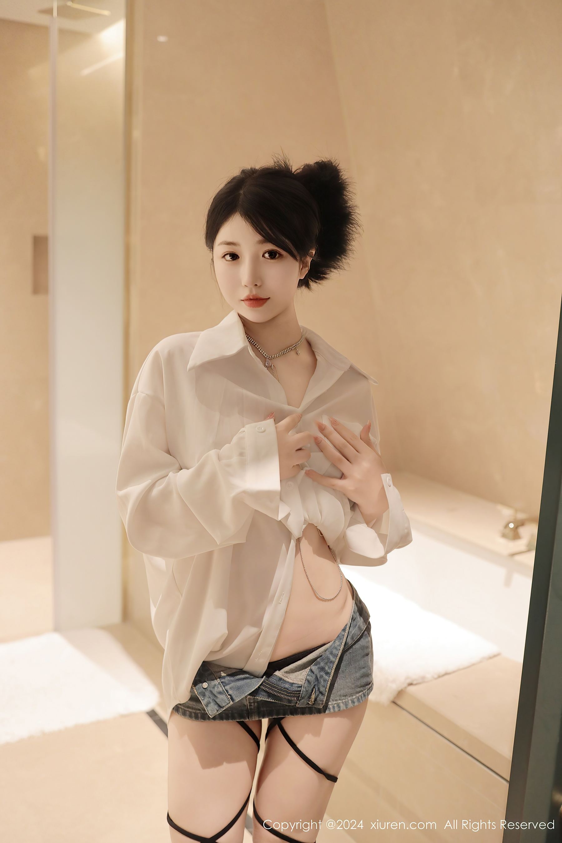 秀人网 No.8400 陈小花 美乳性感插图1
