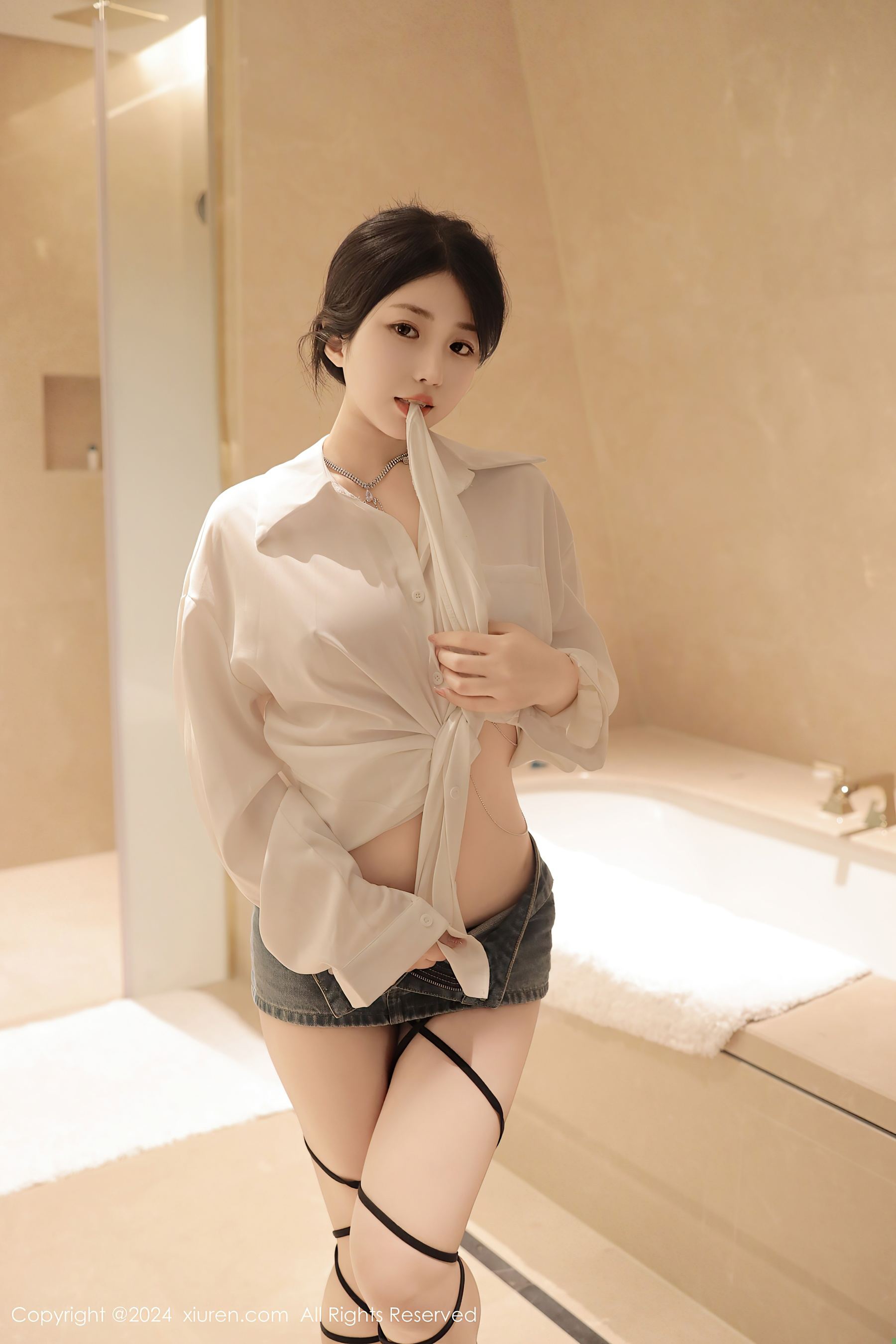 秀人网 No.8400 陈小花 美乳性感插图3
