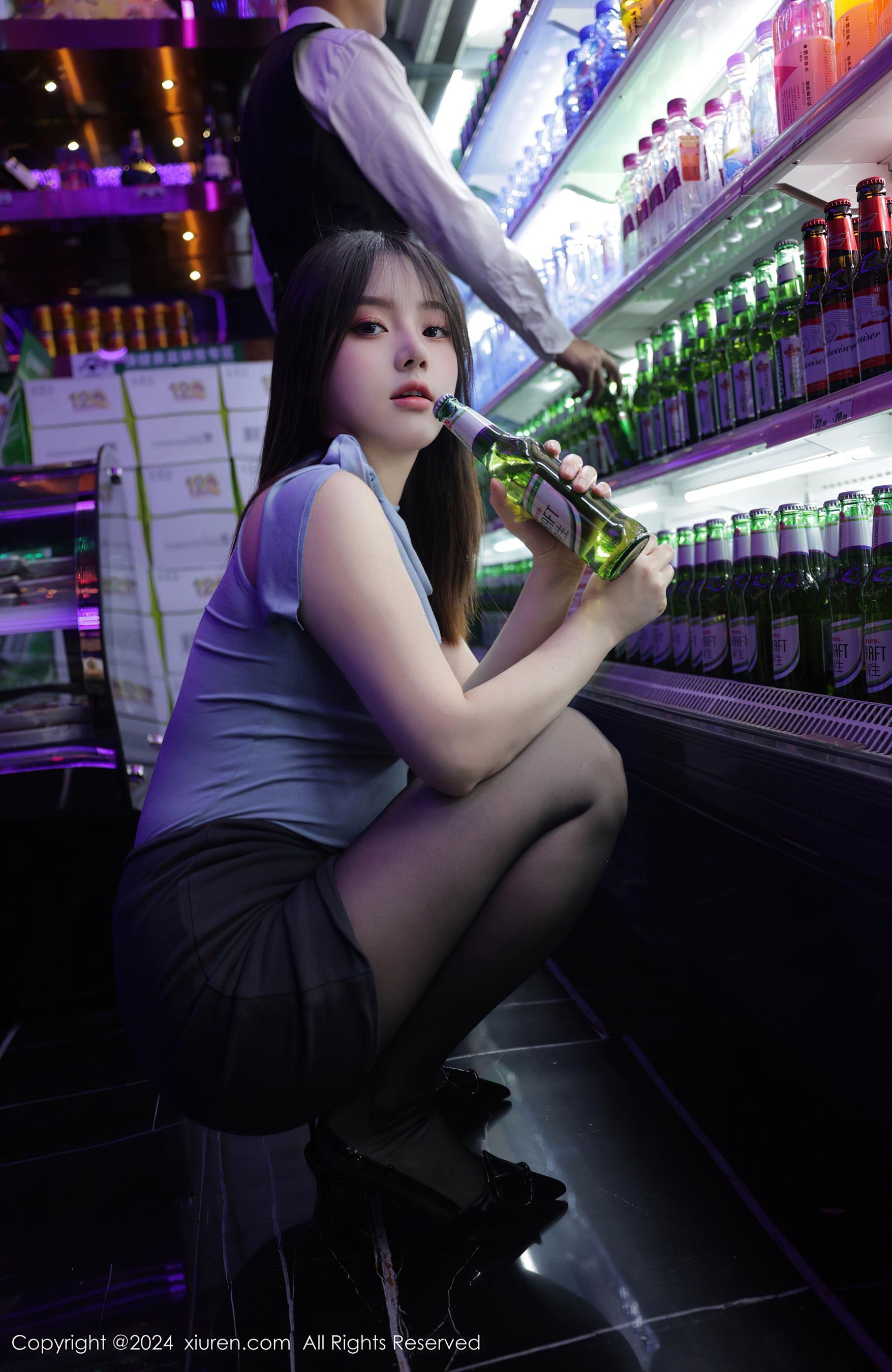 秀人网 No.8402 豆瓣酱 美腿黑丝插图4