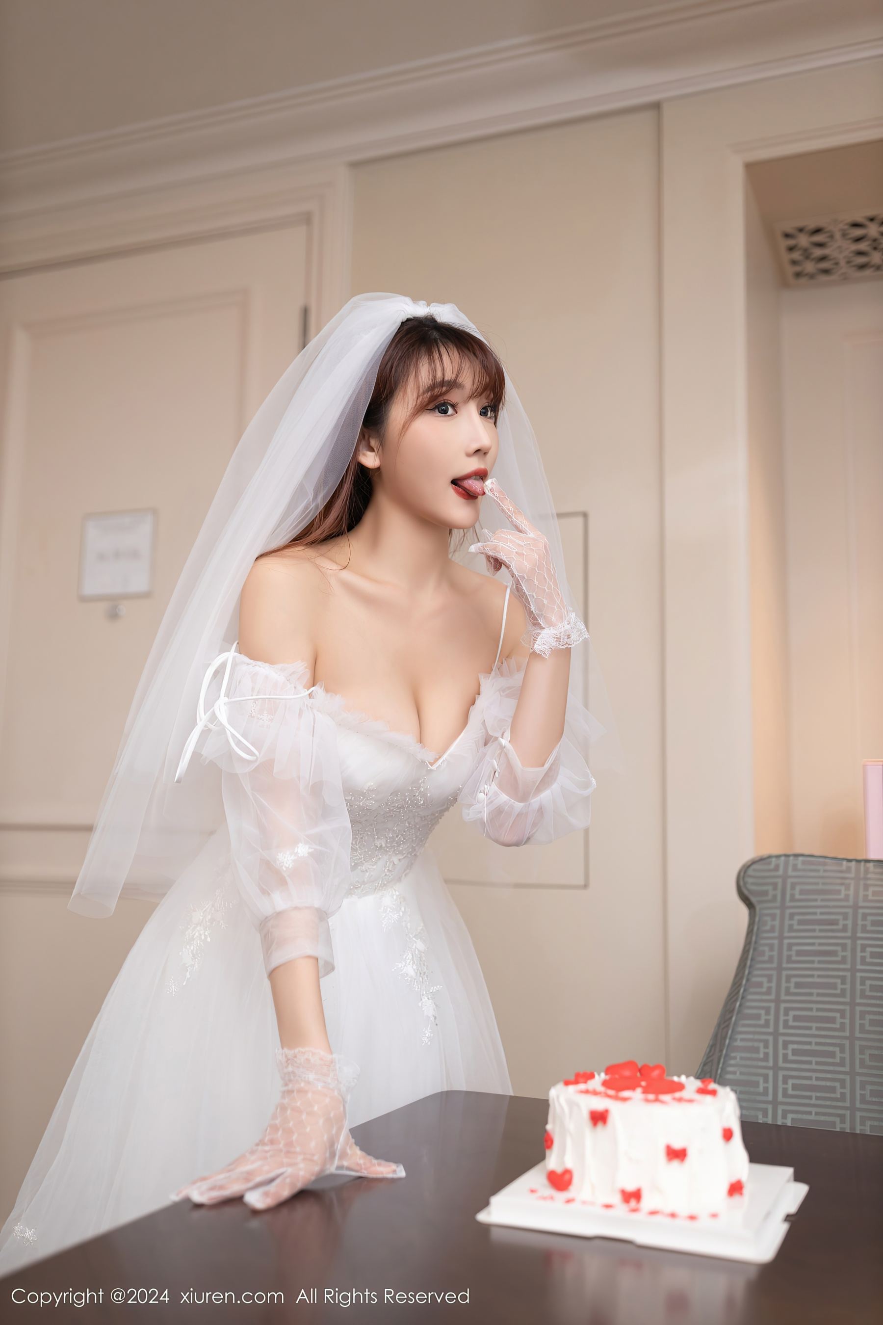 秀人网 No.8418 陆萱萱 丝袜美腿插图2