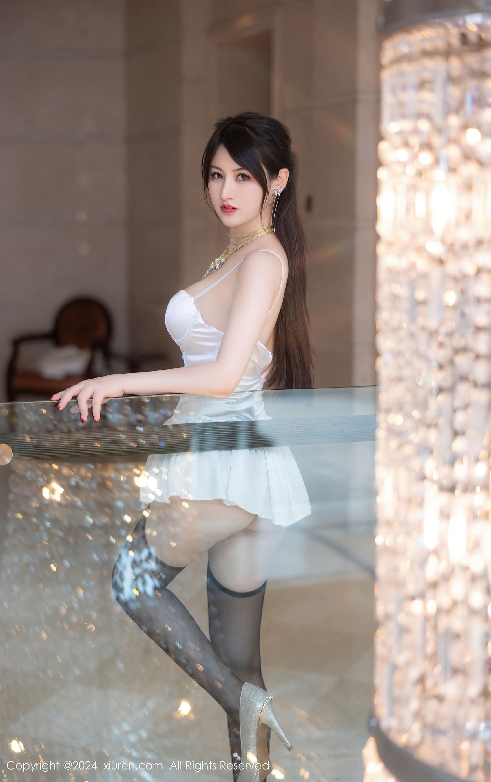秀人网 No.8436 诗诗kiki 黑丝美腿插图1