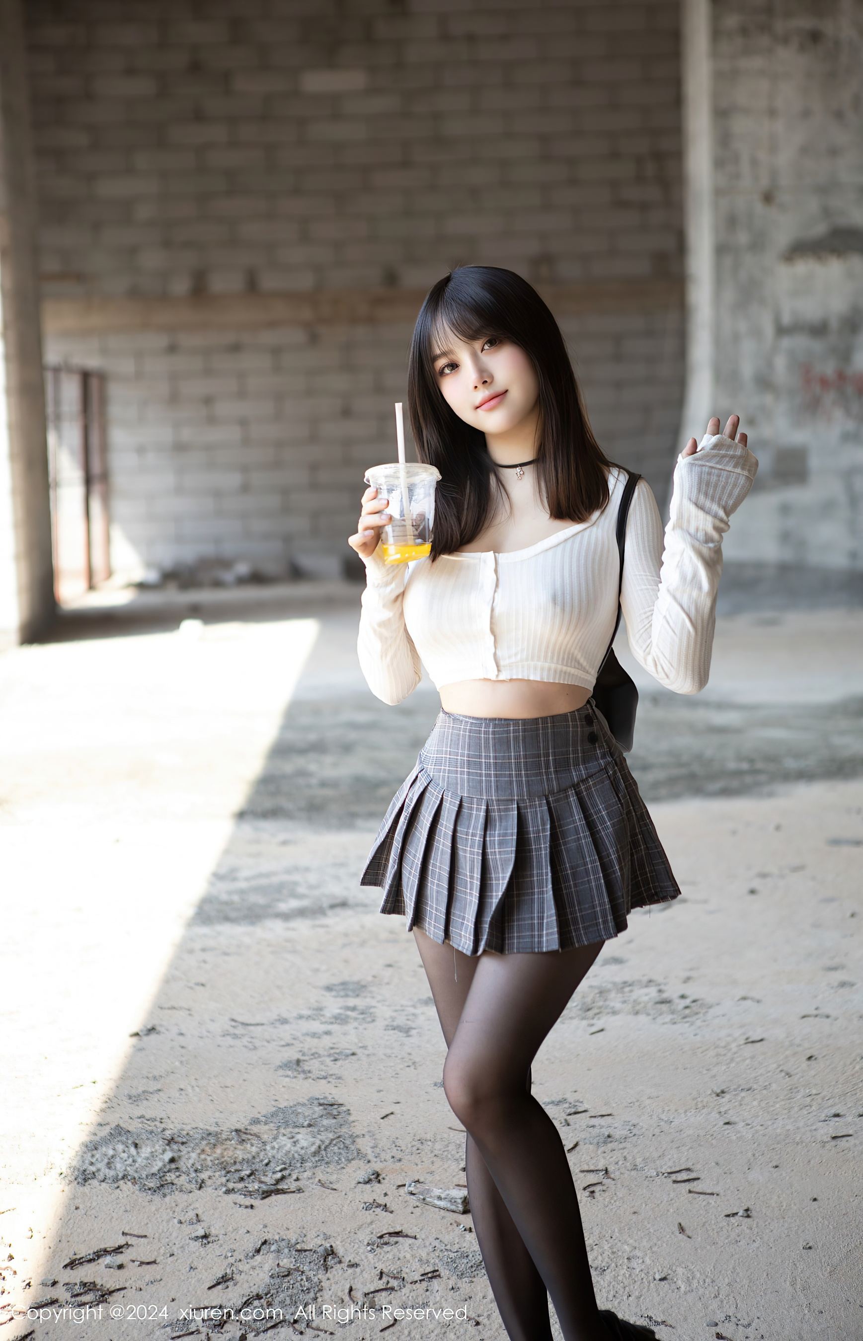 秀人网 No.8439 豆瓣酱 美腿黑丝插图4