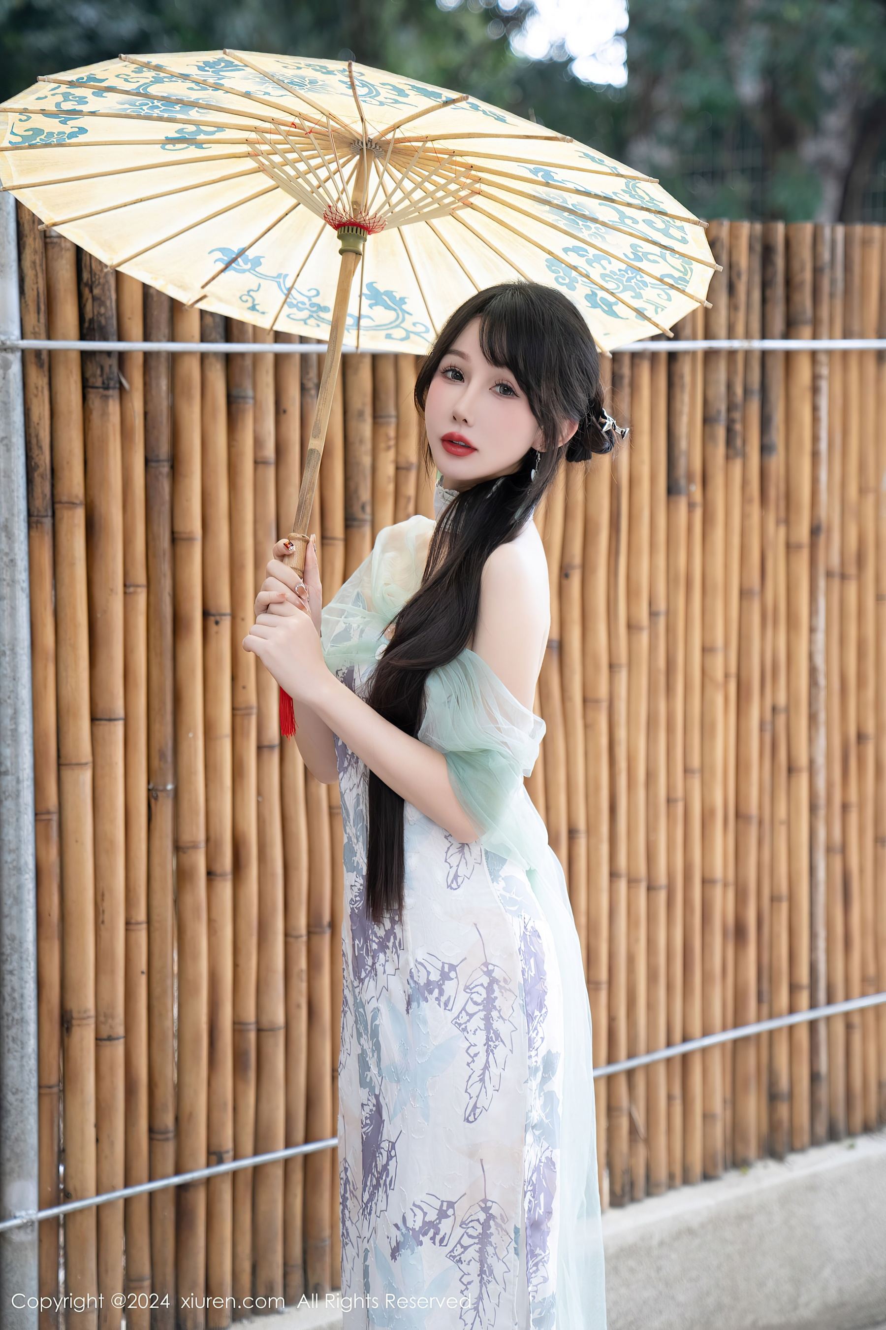 秀人网 No.8448 波巧酱 美腿性感插图1