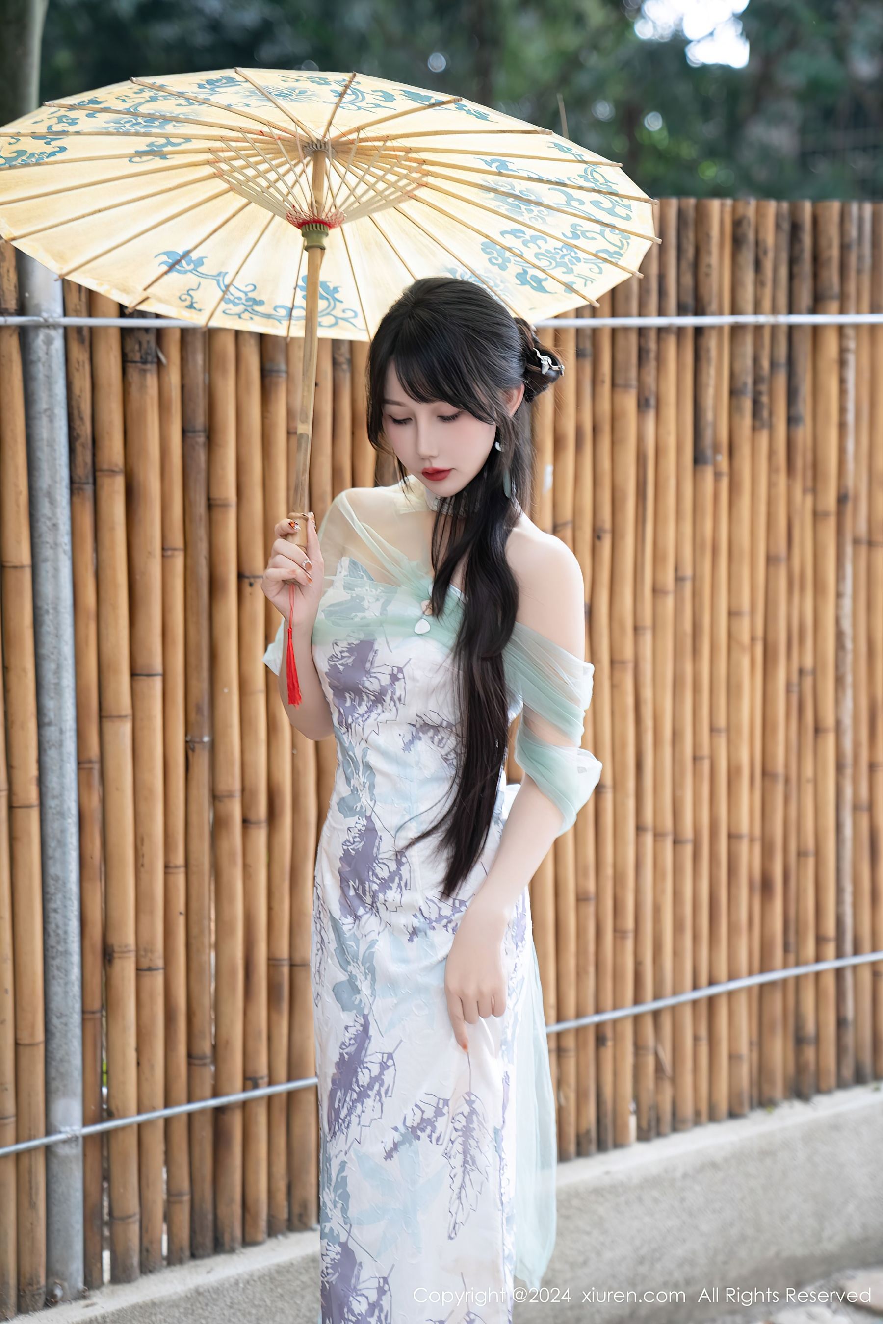 秀人网 No.8448 波巧酱 美腿性感插图2