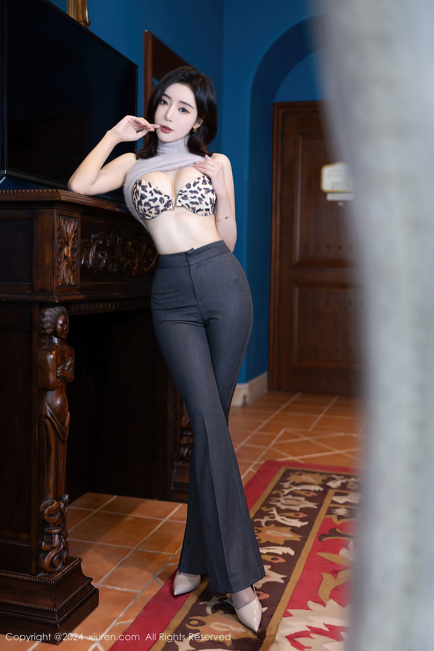 秀人网 No.8451 王馨瑶yanni 黑丝美腿插图5