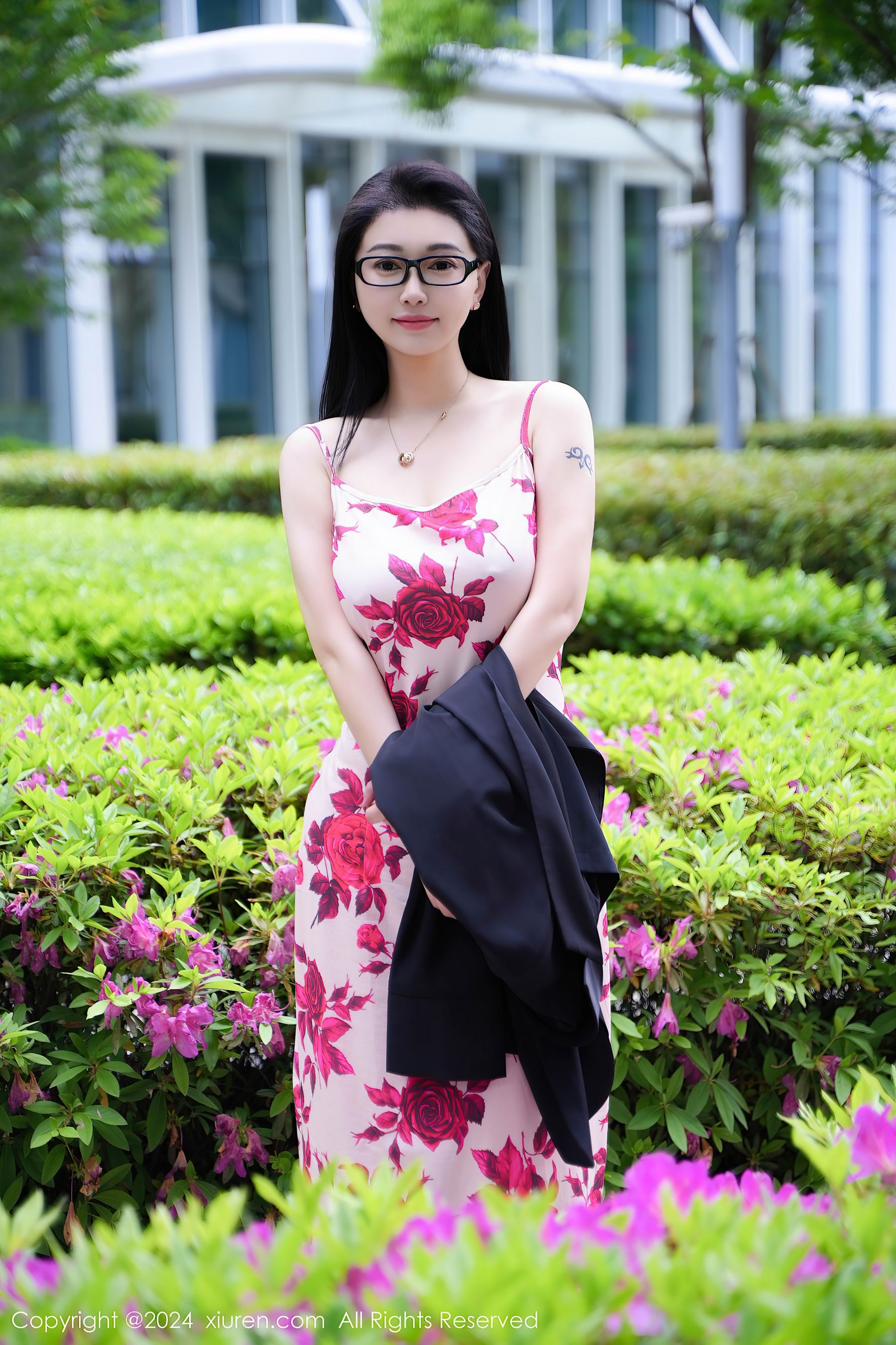 秀人网 No.8468 雅茹老师 长裙美臀插图