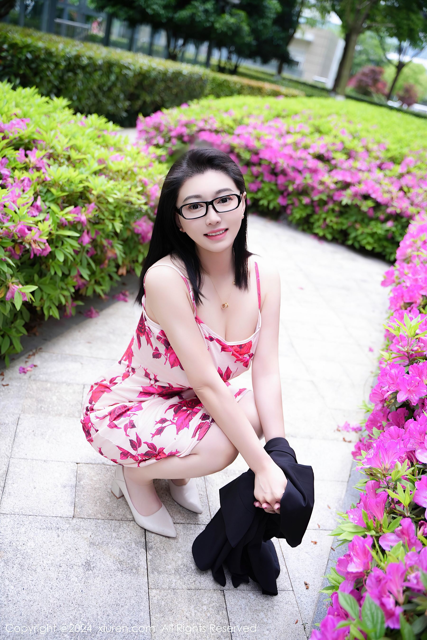 秀人网 No.8468 雅茹老师 长裙美臀插图4