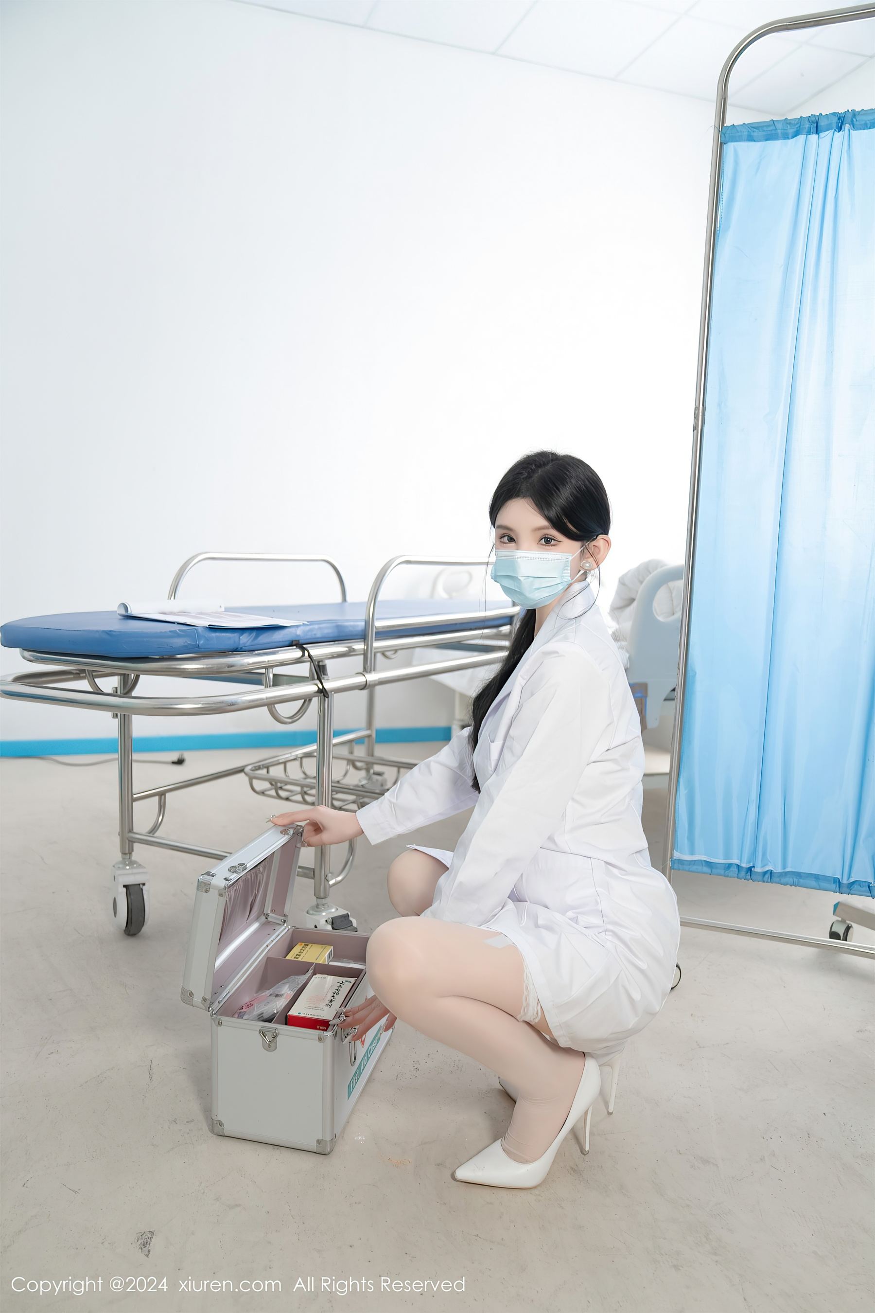 秀人网 No.8481 周于希Sally 丝袜美腿插图4