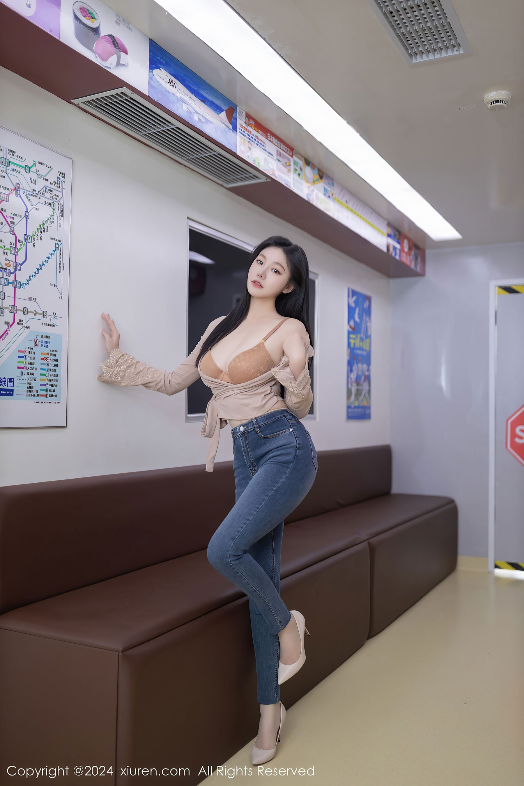 秀人网 No.8498 安然anran 地铁美腿插图8
