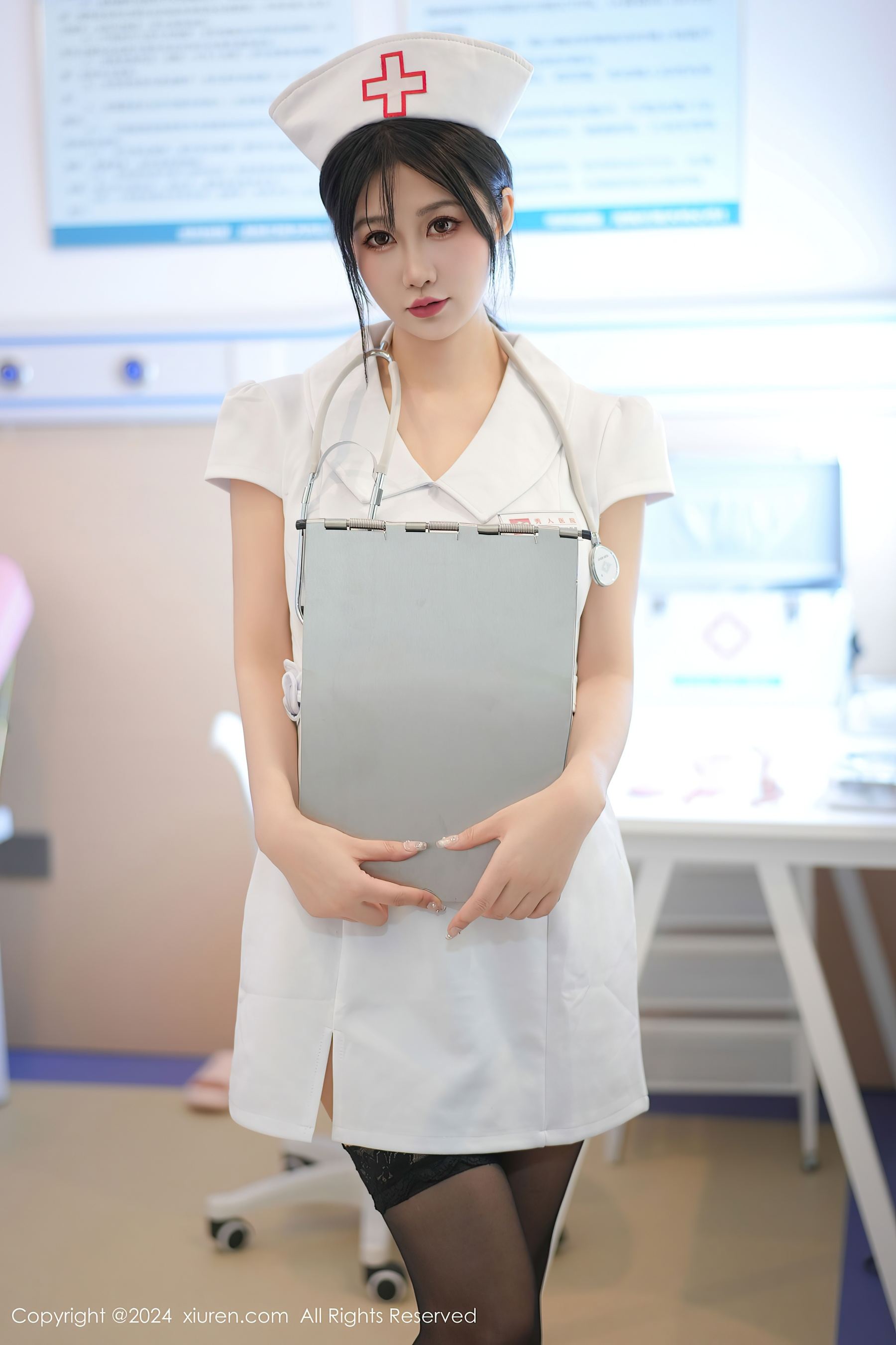 秀人网 No.8512 laura阿姣 美腿黑丝插图2